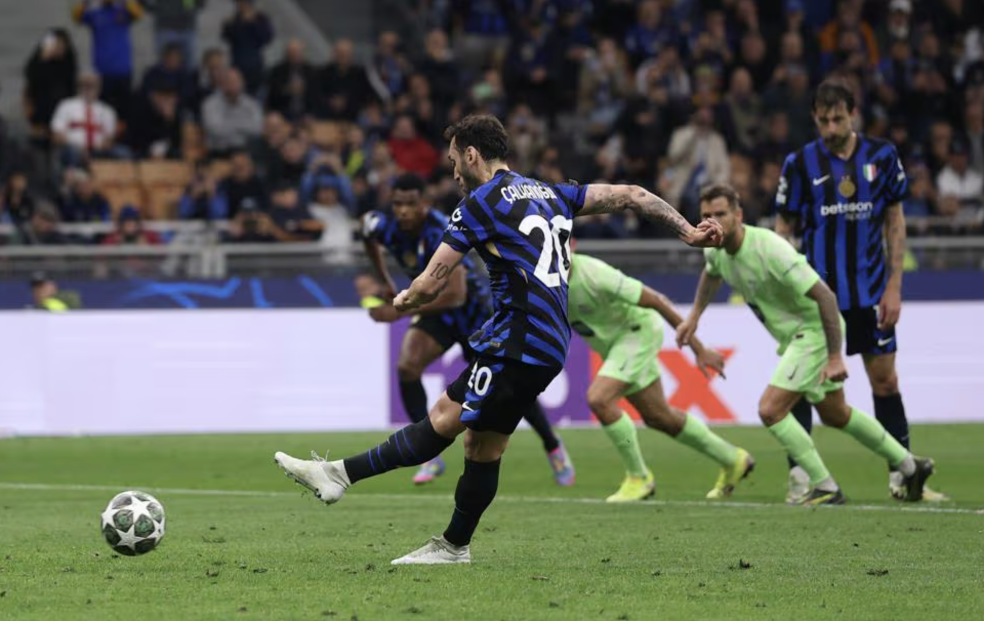 Barcelona thua trận cầu 7 bàn, Inter Milan vào chung kết Champions League- Ảnh 3.