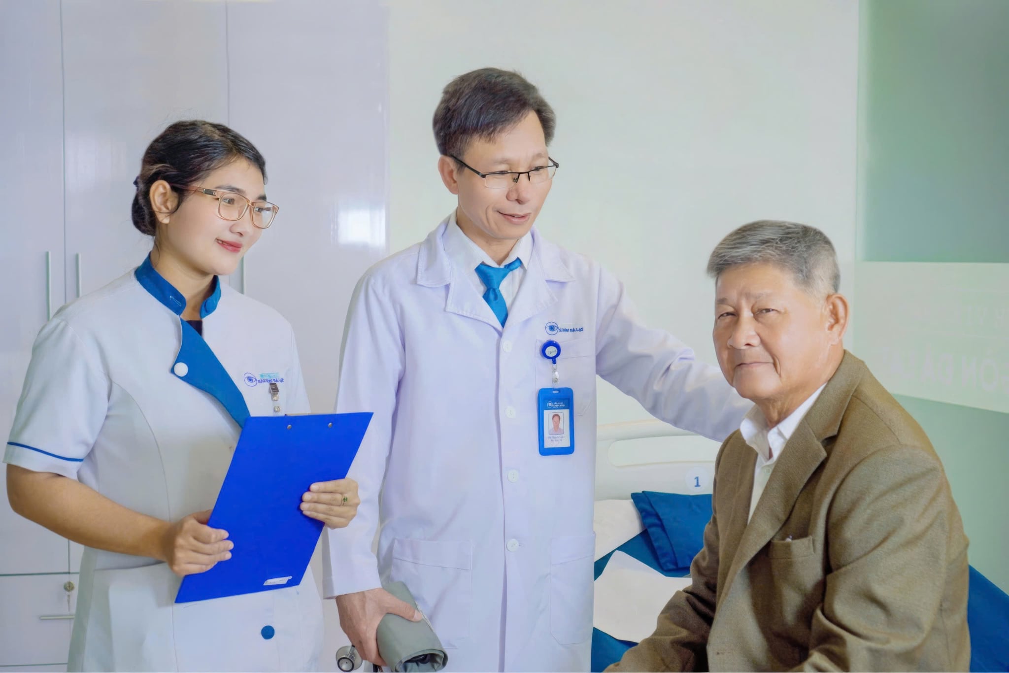 Mỗi ánh mắt, một niềm tin- Ảnh 2.