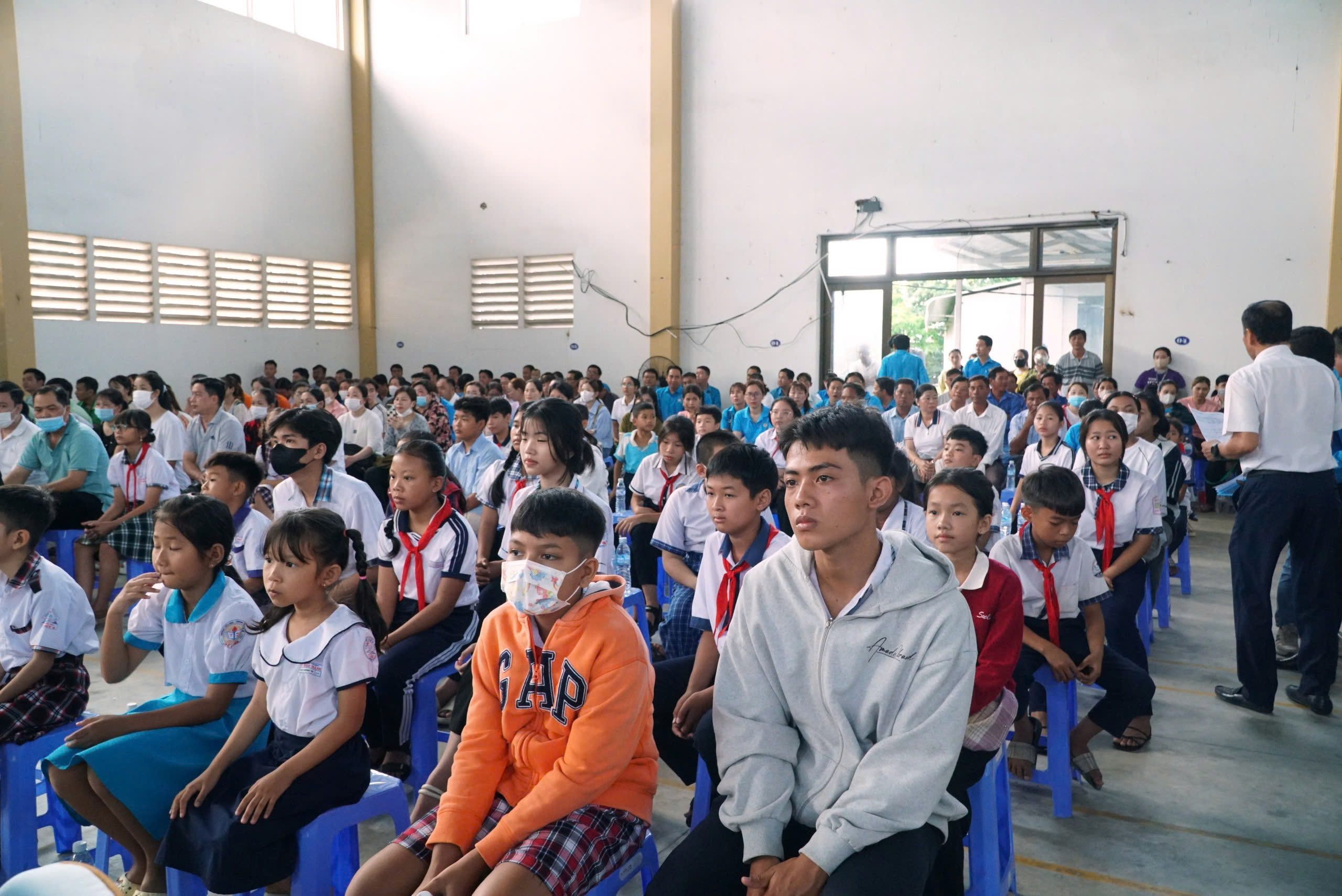 B&agrave;i h&aacute;t &ldquo;Viết tiếp c&acirc;u chuyện h&ograve;a b&igrave;nh&rdquo; xuất hiện tại sự kiện lớn ở S&oacute;c Trăng - Ảnh 8.