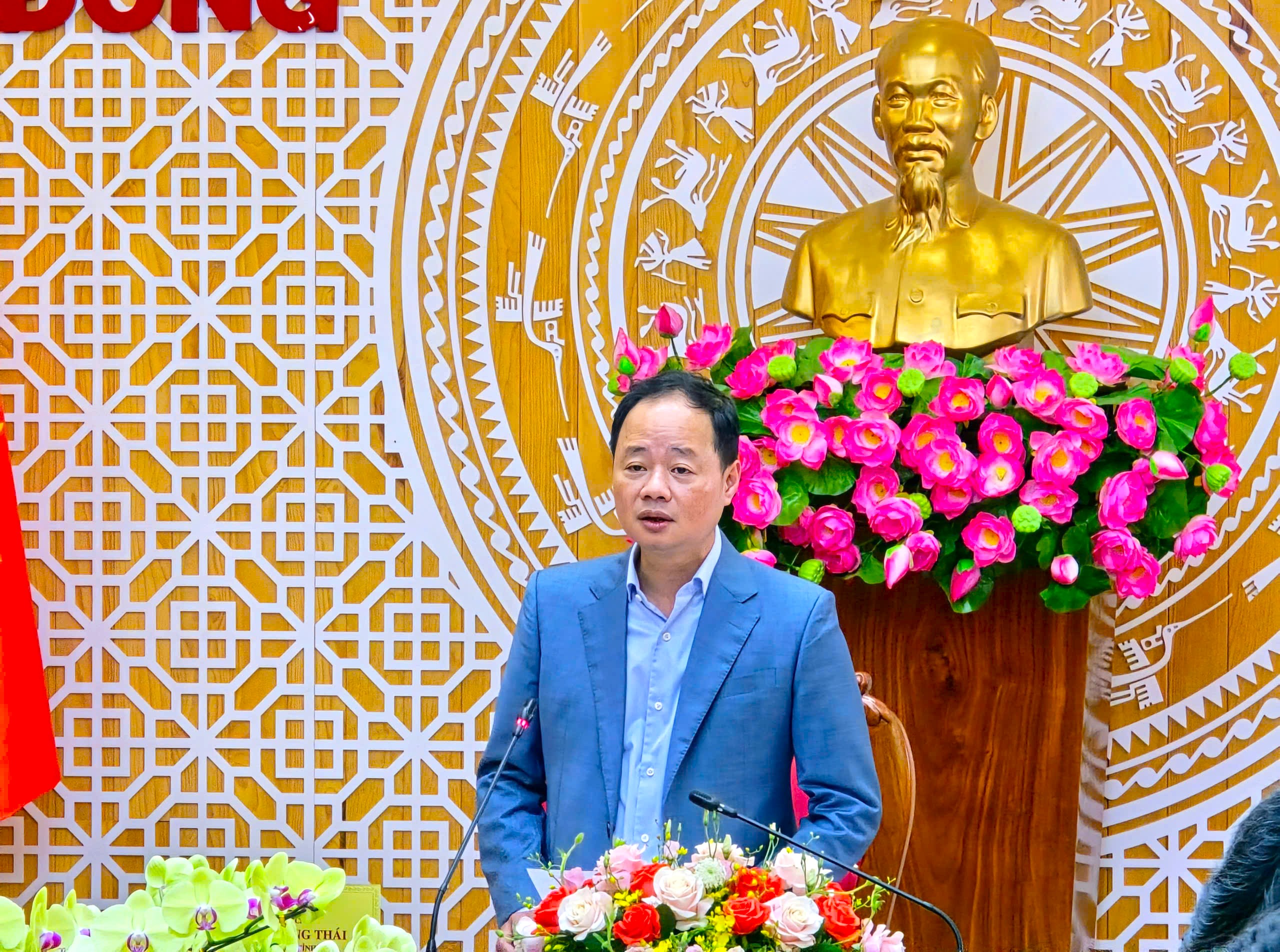 L&acirc;m Đồng: Sẽ xem x&eacute;t đ&igrave;nh chỉ chức vụ Chủ tịch UBND huyện nếu tiếp tục chậm triển khai dự &aacute;n cao tốc - Ảnh 2.