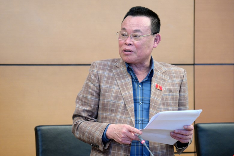 Đại biểu Quốc hội: C&oacute; t&igrave;nh trạng đ&ugrave;n đẩy, đ&aacute; b&oacute;ng tr&aacute;ch nhiệm trong vụ sữa giả  - Ảnh 2.