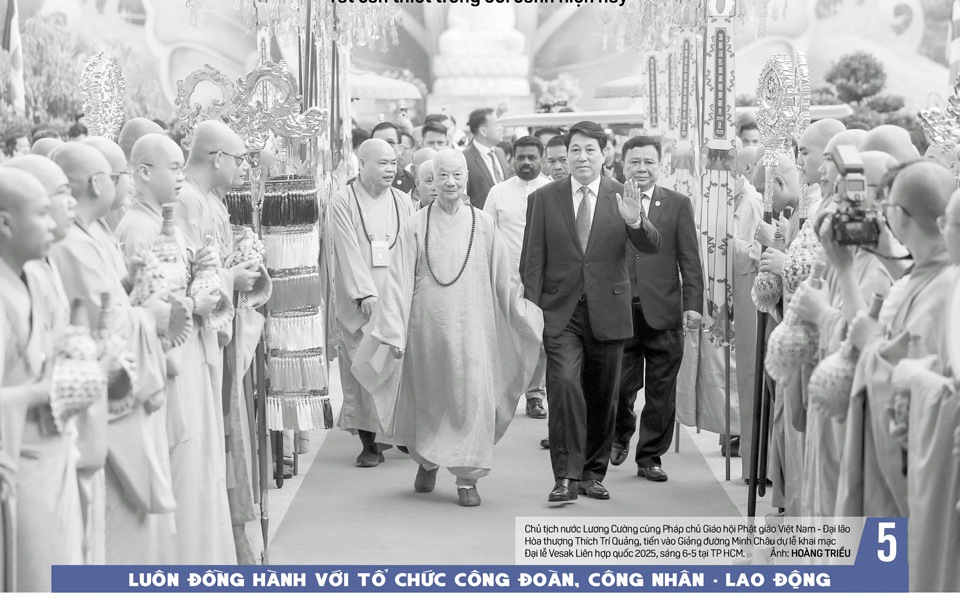 Báo in ngày 7-5: Kinh doanh đồ chay bùng nổ trong mùa Phật Đản (Vesak)