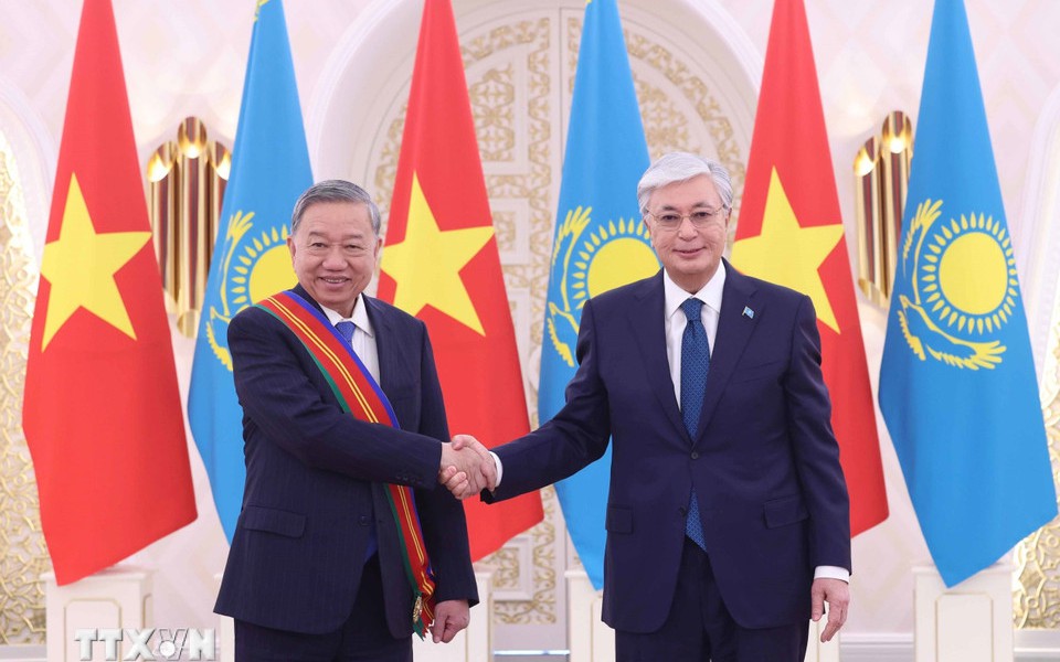 Kazakhstan tặng Tổng Bí thư Tô Lâm Huân chương Hữu nghị Dostyk hạng Nhất