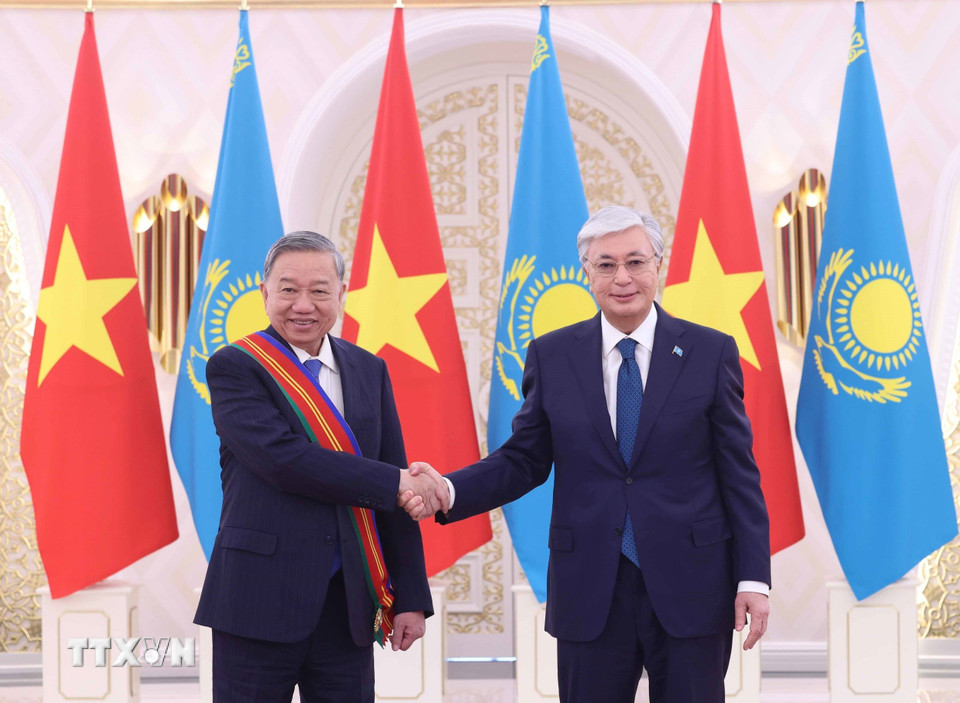 Kazakhstan tặng Tổng B&iacute; thư T&ocirc; L&acirc;m Hu&acirc;n chương Hữu nghị Dostyk hạng nhất - Ảnh 3.