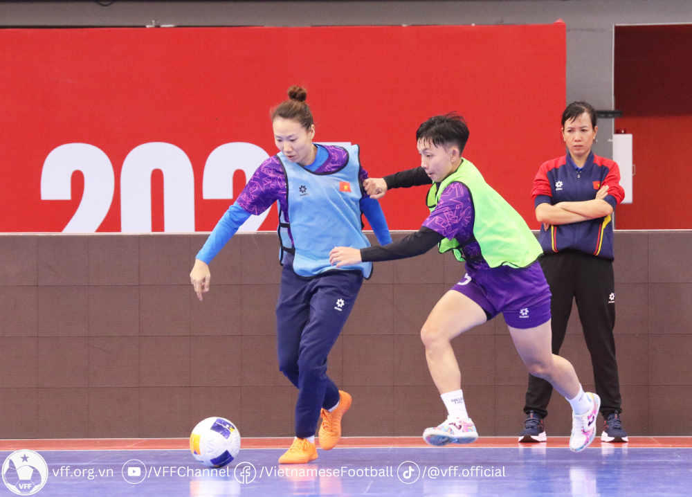 Tuyển thủ futsal nữ Việt Nam đi v&agrave;o lịch sử ch&acirc;u &Aacute; - Ảnh 1.