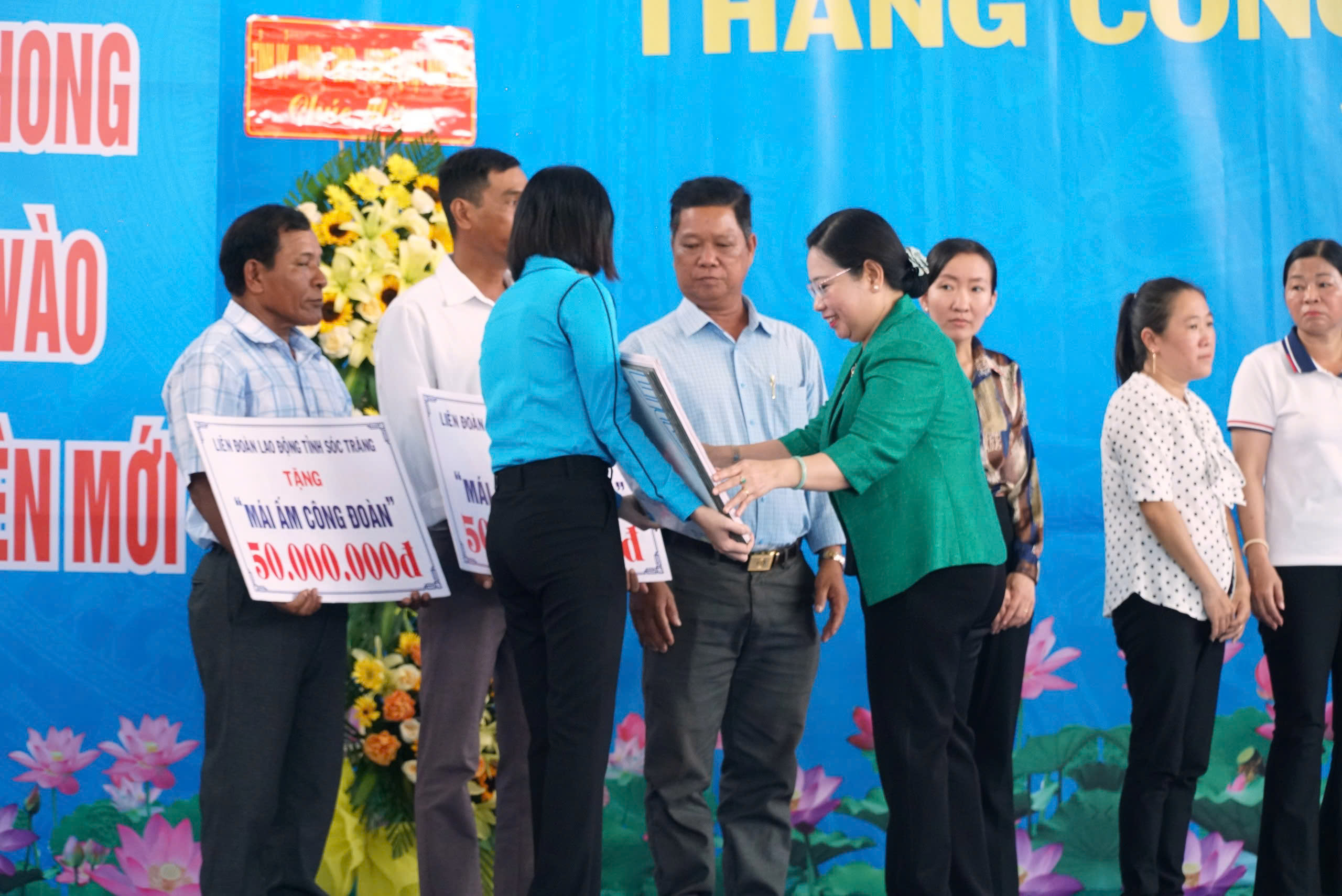 B&agrave;i h&aacute;t &ldquo;Viết tiếp c&acirc;u chuyện h&ograve;a b&igrave;nh&rdquo; xuất hiện tại sự kiện lớn ở S&oacute;c Trăng - Ảnh 11.