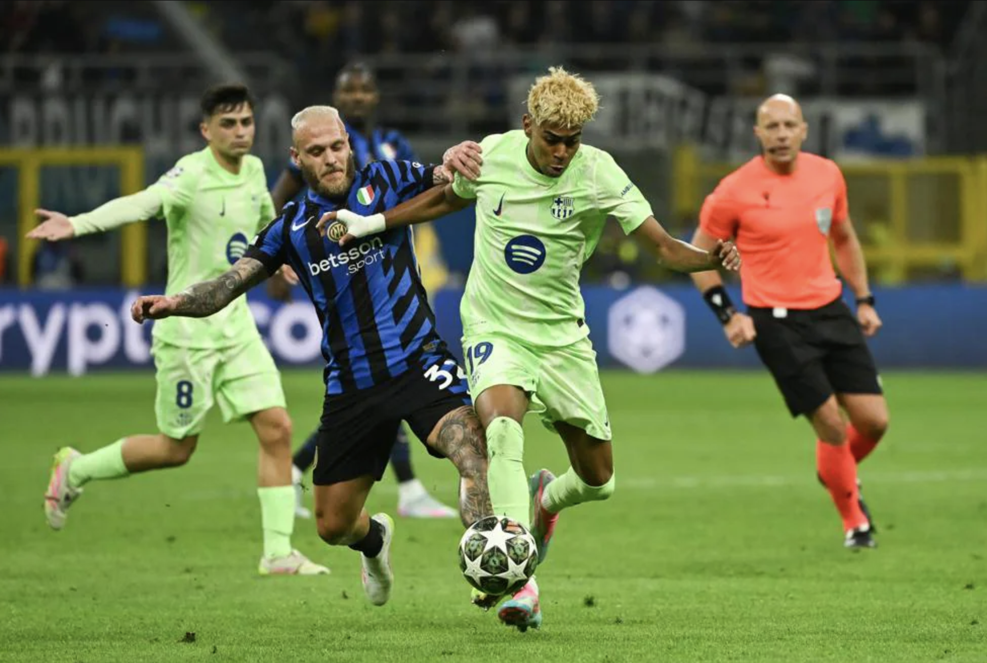 Yann Sommer sắm vai người h&ugrave;ng, Inter Milan hi&ecirc;n ngang v&agrave;o chung kết - Ảnh 3.