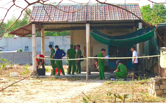 Con rể chém mẹ vợ và khách của nhà vợ tử vong