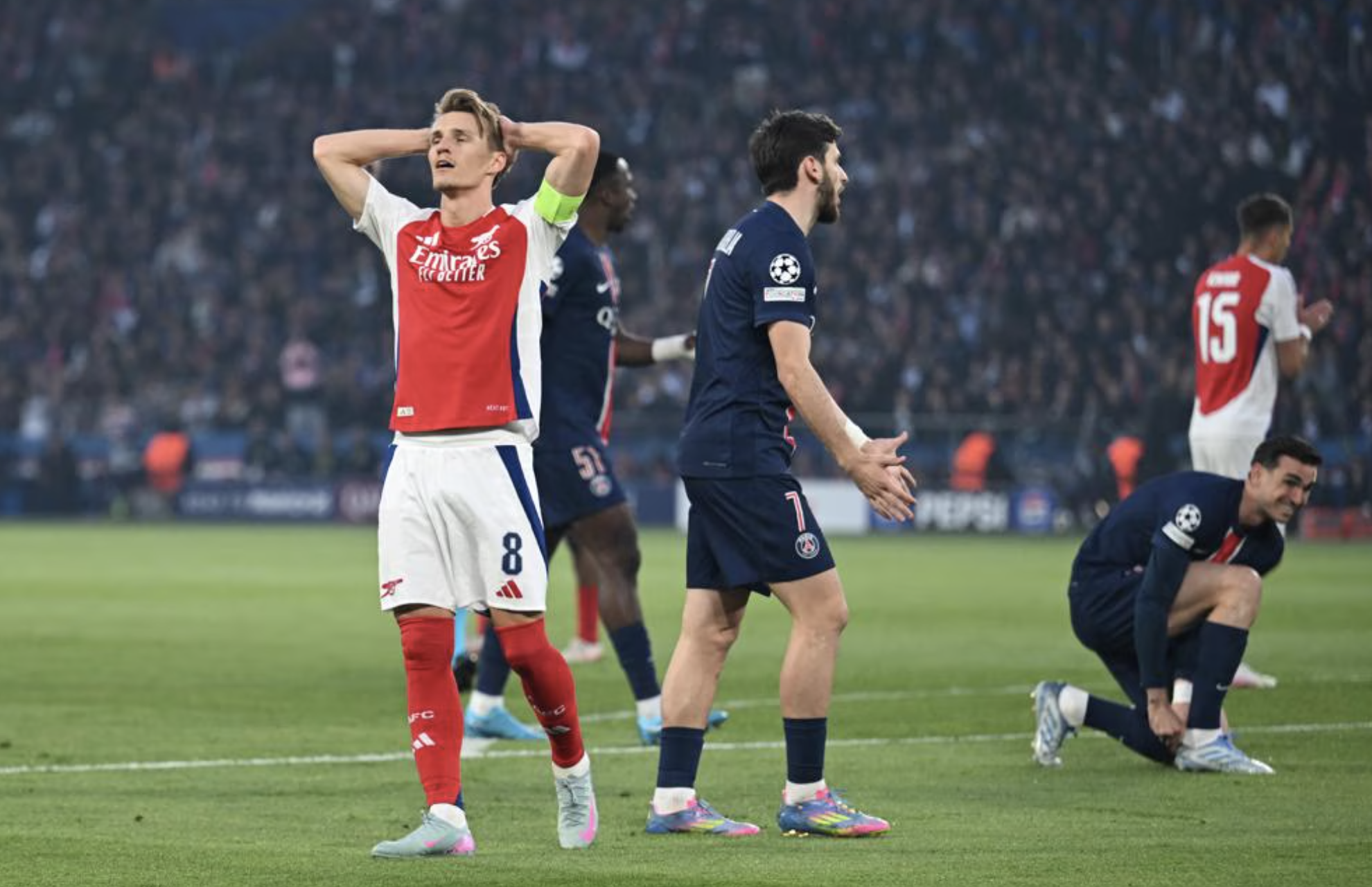 Arsenal thua bạc nhược, PSG vỡ &ograve;a v&eacute; chung kết Champions League- Ảnh 2.