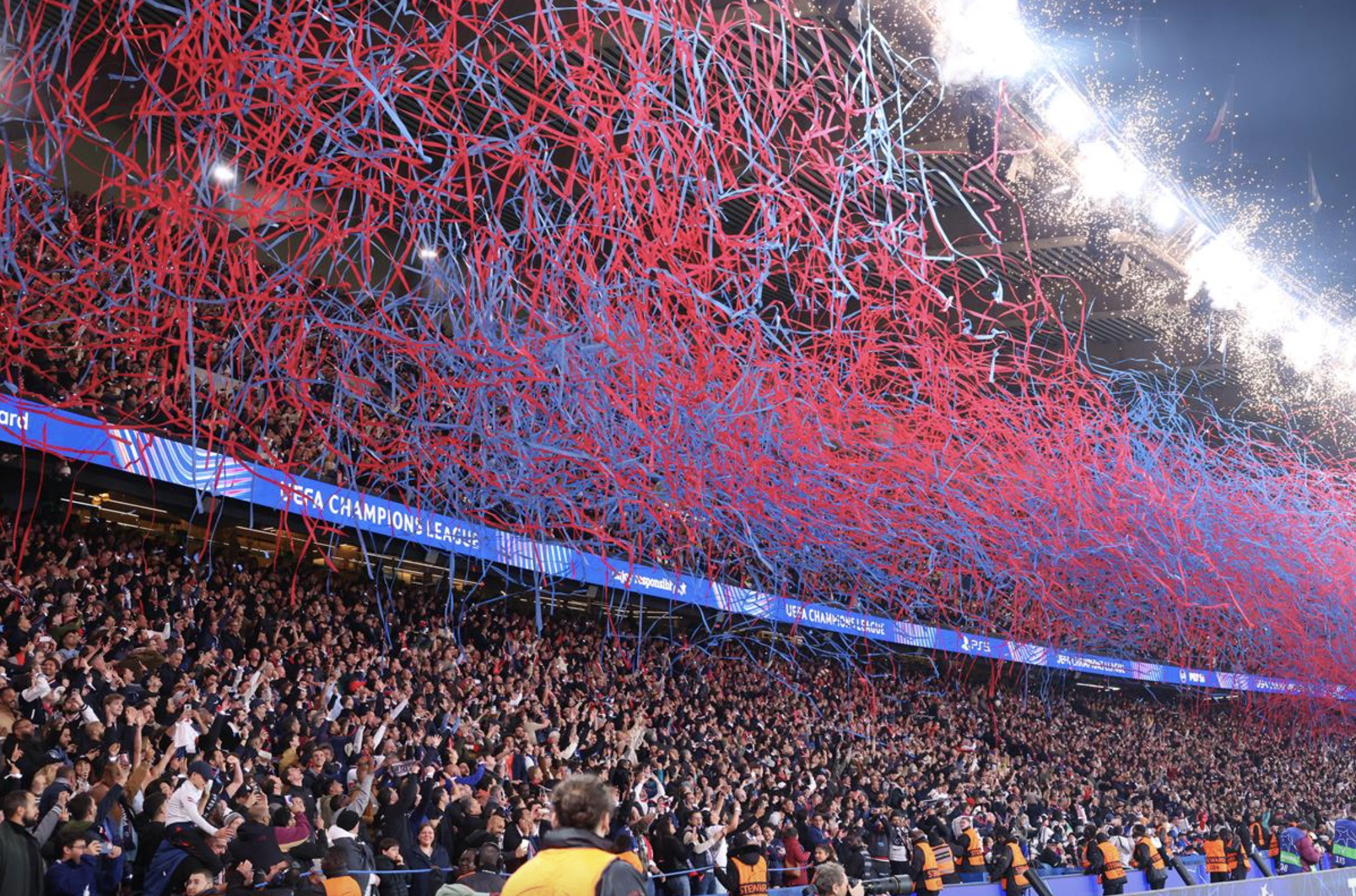 Arsenal thua bạc nhược, PSG vỡ &ograve;a v&eacute; chung kết Champions League- Ảnh 11.