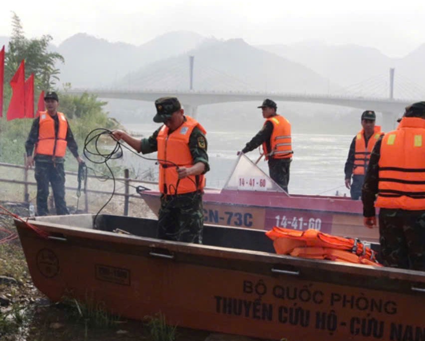 Cấm t&agrave;u thuyền hoạt động khi r&agrave; ph&aacute; bom, m&igrave;n, vật nổ khu vực hạ lưu s&ocirc;ng Đ&agrave; - Ảnh 1.