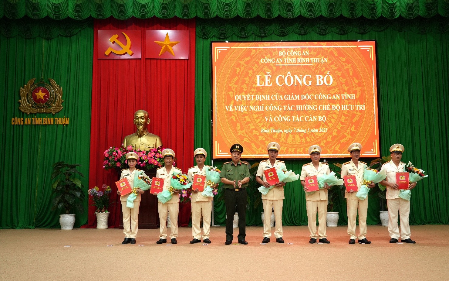 Nhiều lãnh đạo, chỉ huy Công an Bình Thuận nghỉ hưu trước tuổi