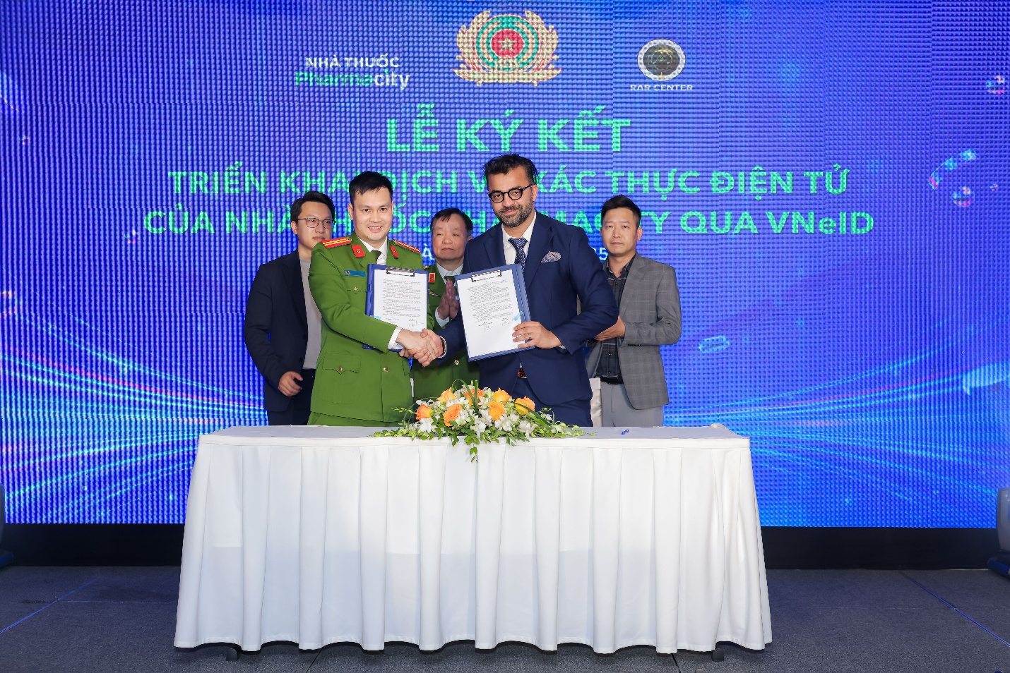 L&ecirc;n VNeID mua h&agrave;ng của Pharmacity- Ảnh 1.