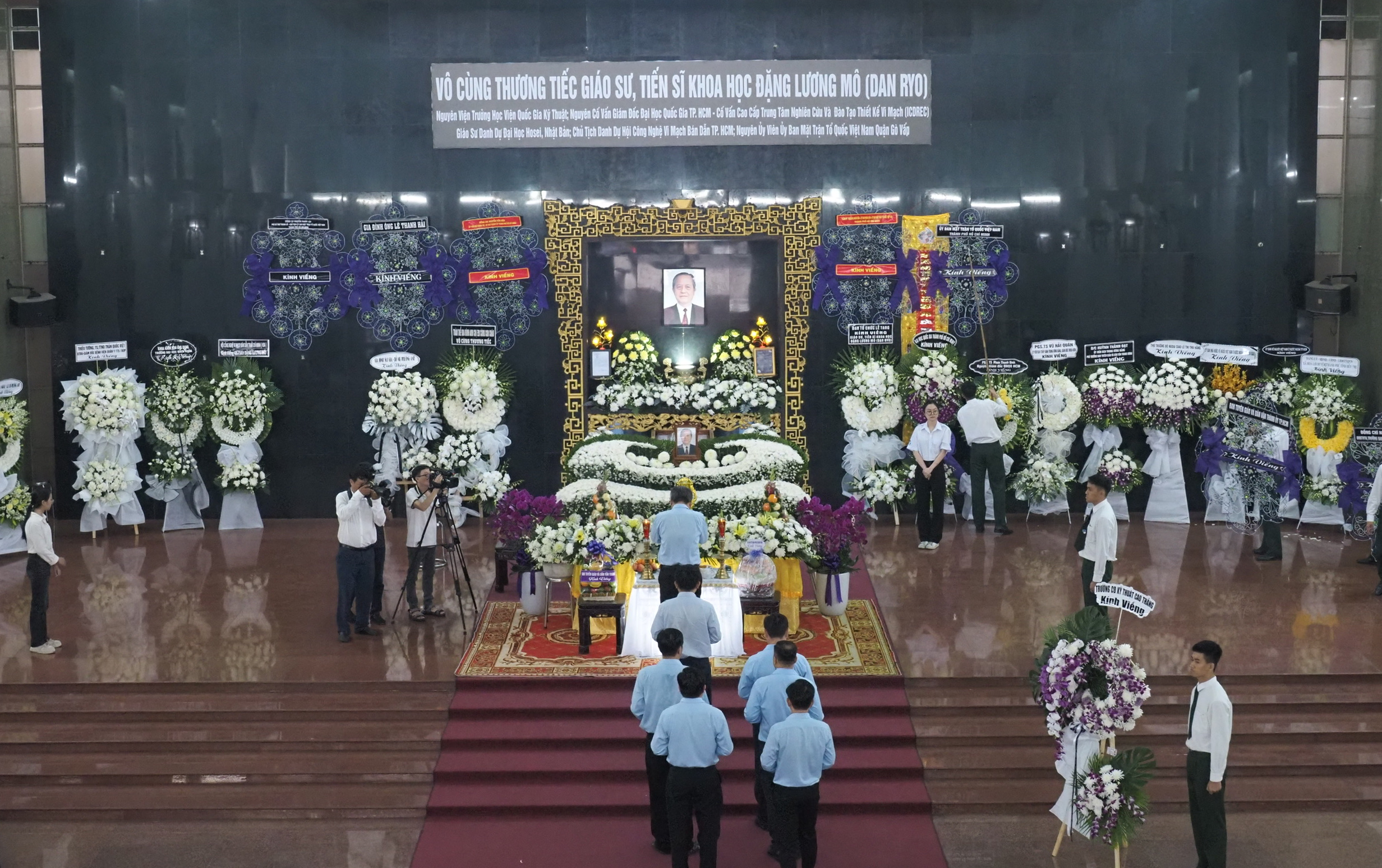 Bí thư Thành ủy TP HCM Nguyễn Văn Nên viếng tang GS-TS Đặng Lương Mô- Ảnh 2.