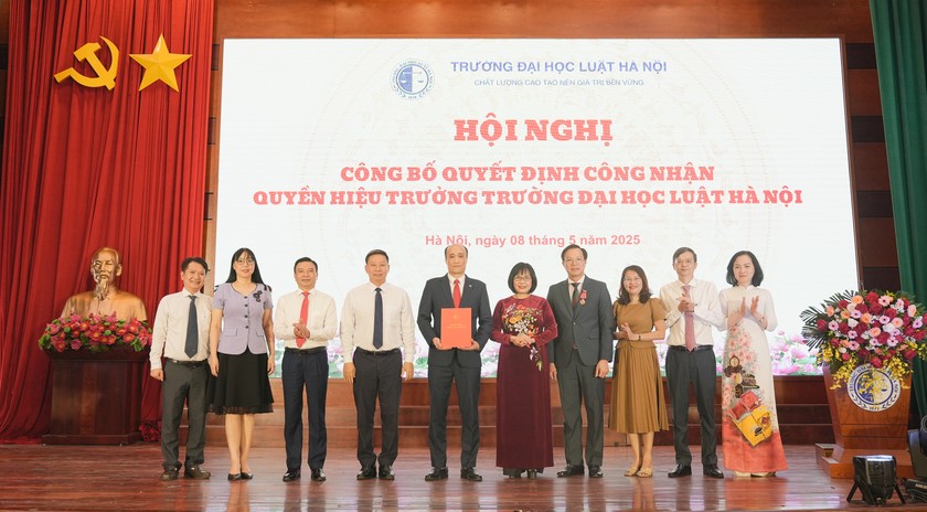 PGS Tô Văn Hoà được bổ nhiệm Quyền Hiệu trưởng Trường ĐH Luật Hà Nội- Ảnh 2.