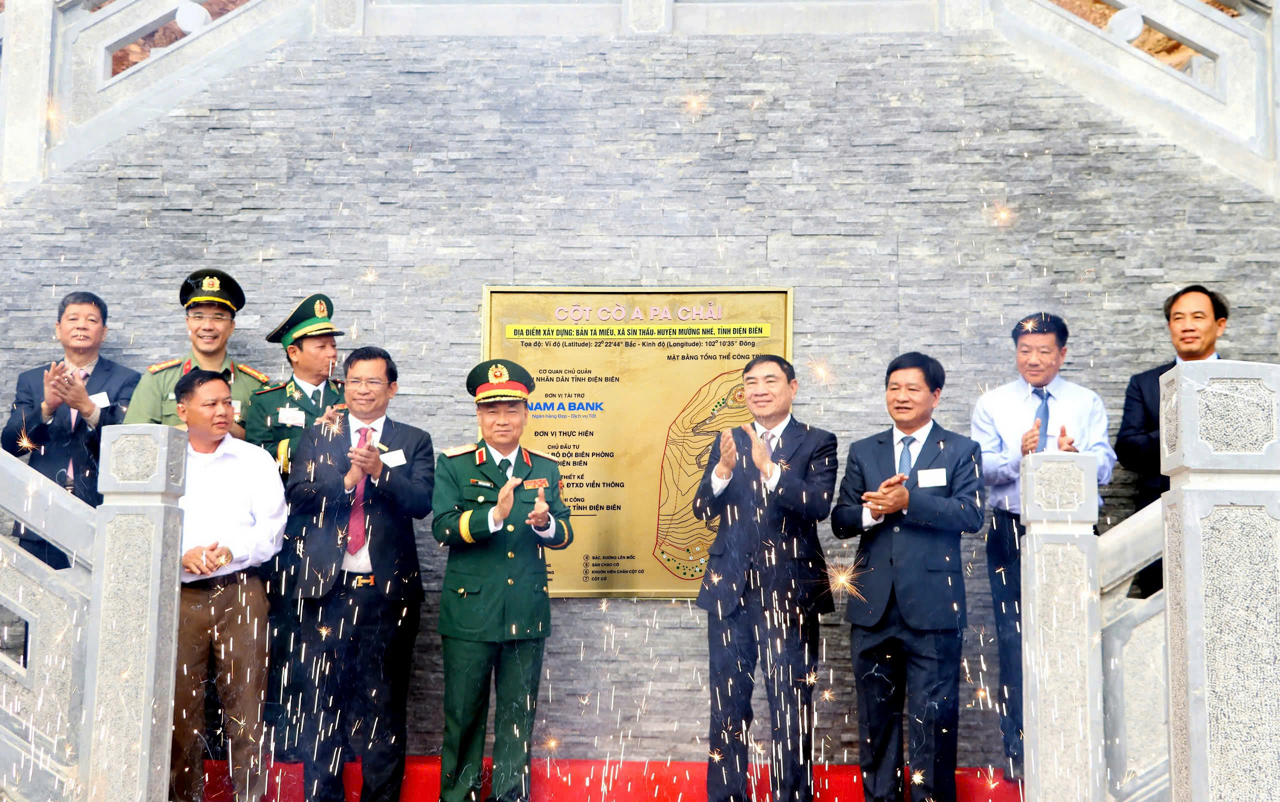 Lễ Thượng cờ v&agrave; gắn biển c&ocirc;ng tr&igrave;nh Cột Cờ A Pa Chải- Ảnh 3.