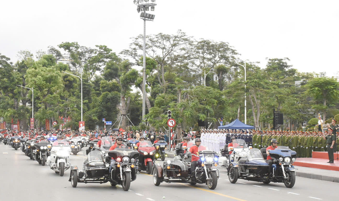 Hơn 3.000 người hợp luyện diễu h&agrave;nh kỷ niệm 70 năm giải ph&oacute;ng Hải Ph&ograve;ng - Th&agrave;nh phố Anh h&ugrave;ng- Ảnh 13.