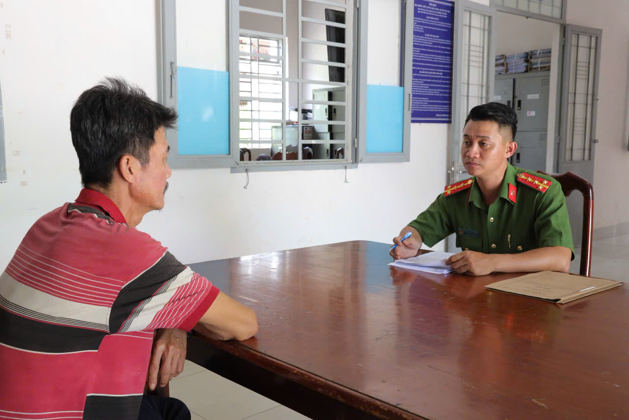 Bất ngờ l&yacute; do người đ&agrave;n &ocirc;ng quấy rối, x&uacute;c phạm c&aacute;n bộ C&ocirc;ng an tỉnh T&acirc;y Ninh- Ảnh 1.