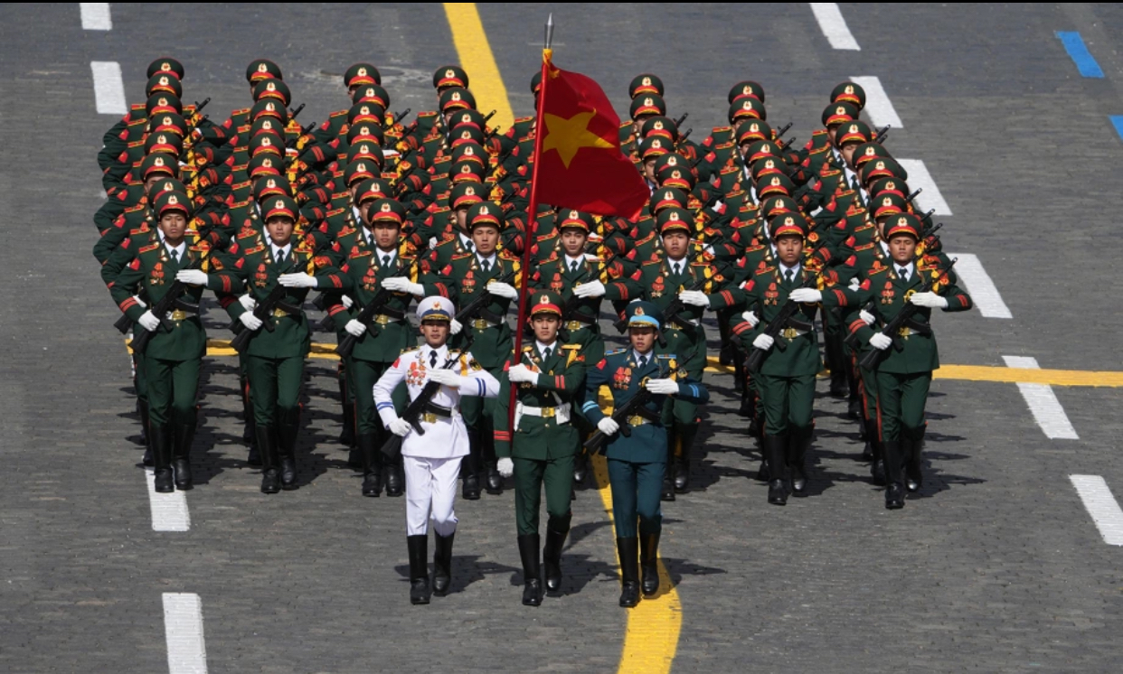Video: Lộ diện khí tài "khủng" của Nga tại lễ duyệt binh kỷ niệm Ngày Chiến thắng - Ảnh 11.