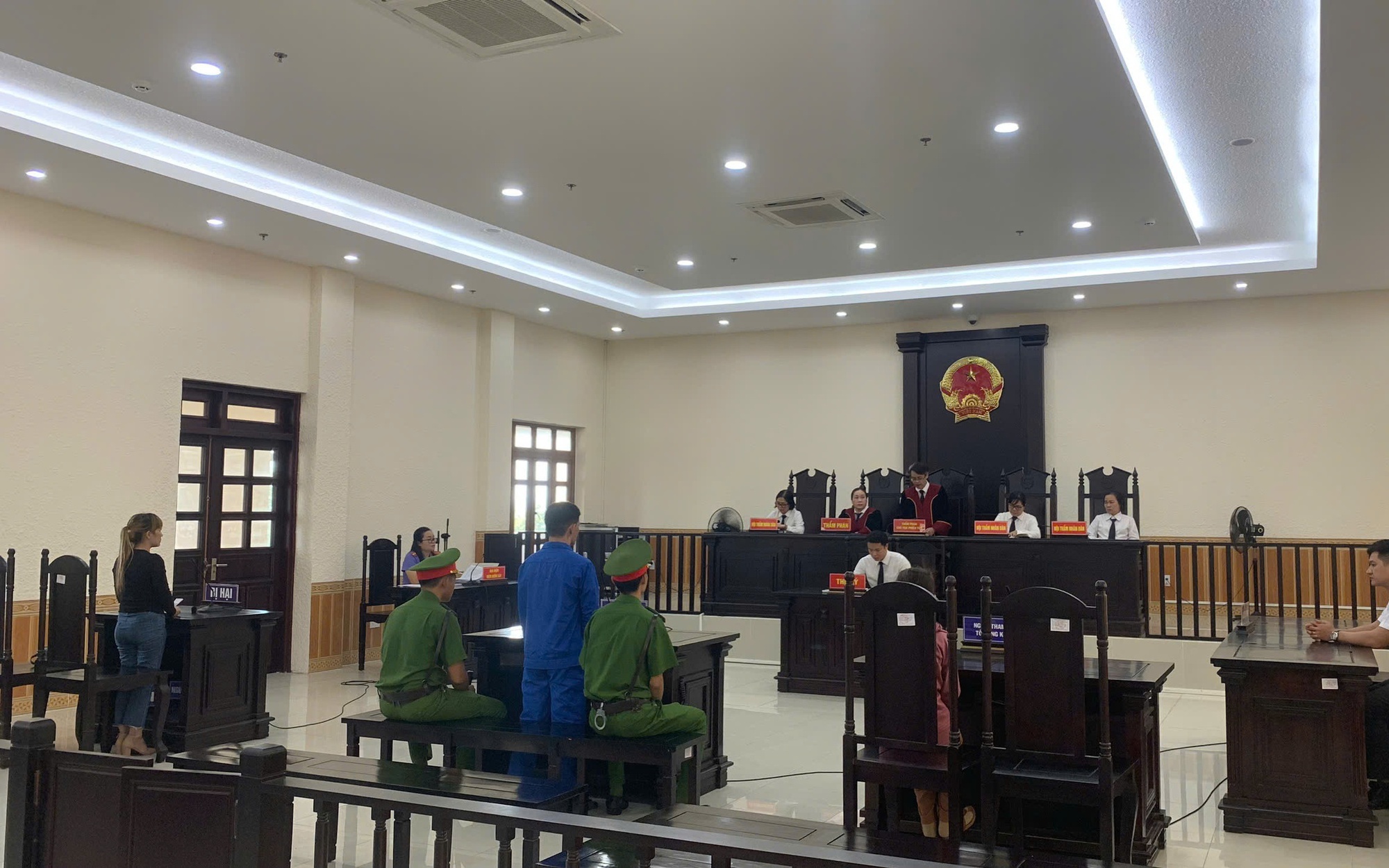Án chung thân cho kẻ đâm chết chủ sòng bạc