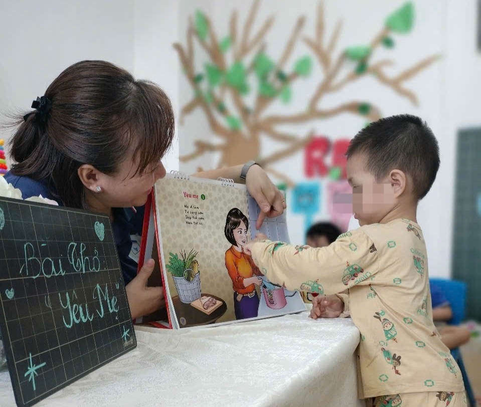 Gi&aacute;o vi&ecirc;n mầm non vui mừng trước th&ocirc;ng tin được nghỉ hưu sớm hơn- Ảnh 1.