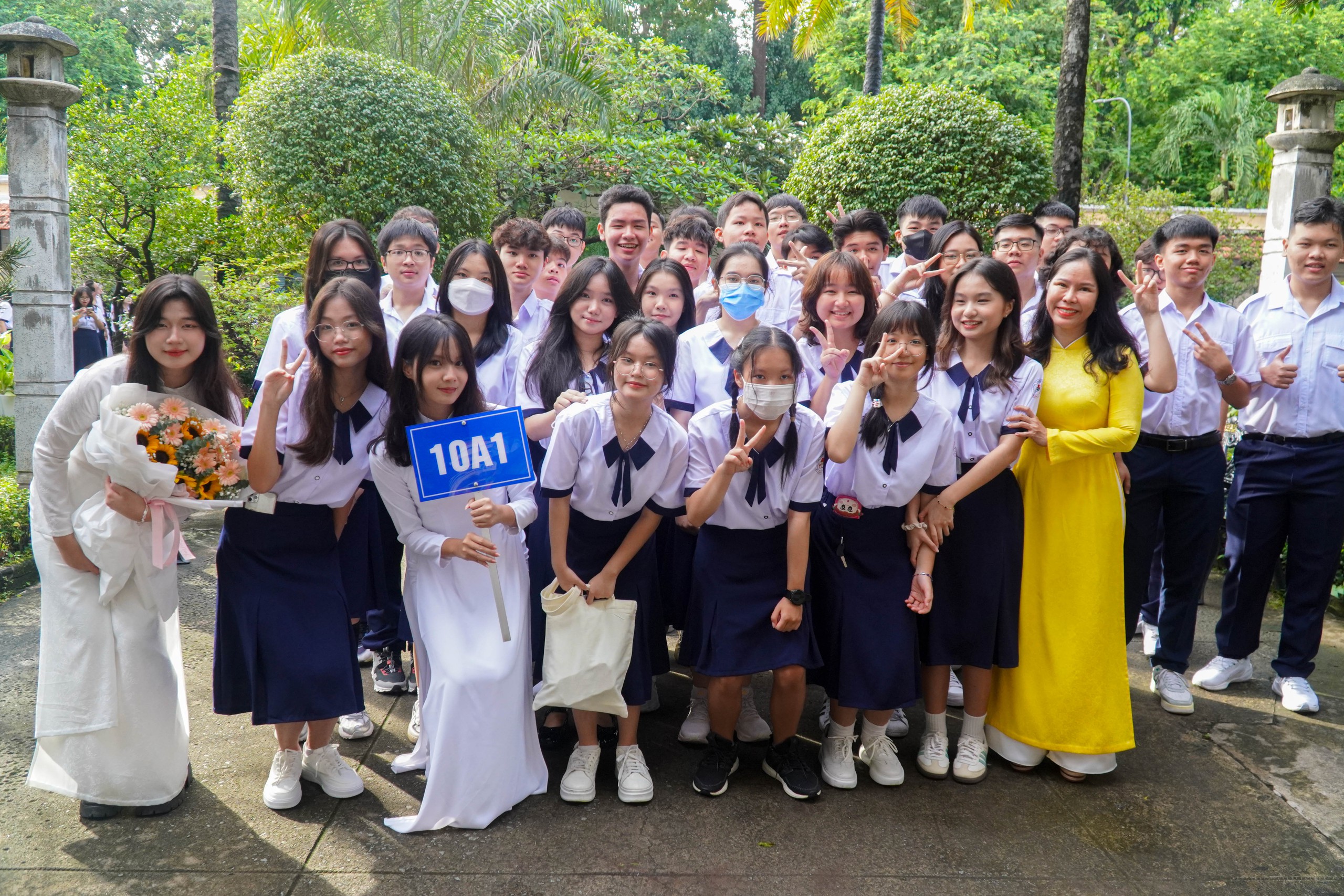 Kỷ niệm ng&agrave;y quốc tế Thiếu nhi (1-6): Chăm s&oacute;c "b&uacute;p tr&ecirc;n c&agrave;nh" - Ảnh 1.