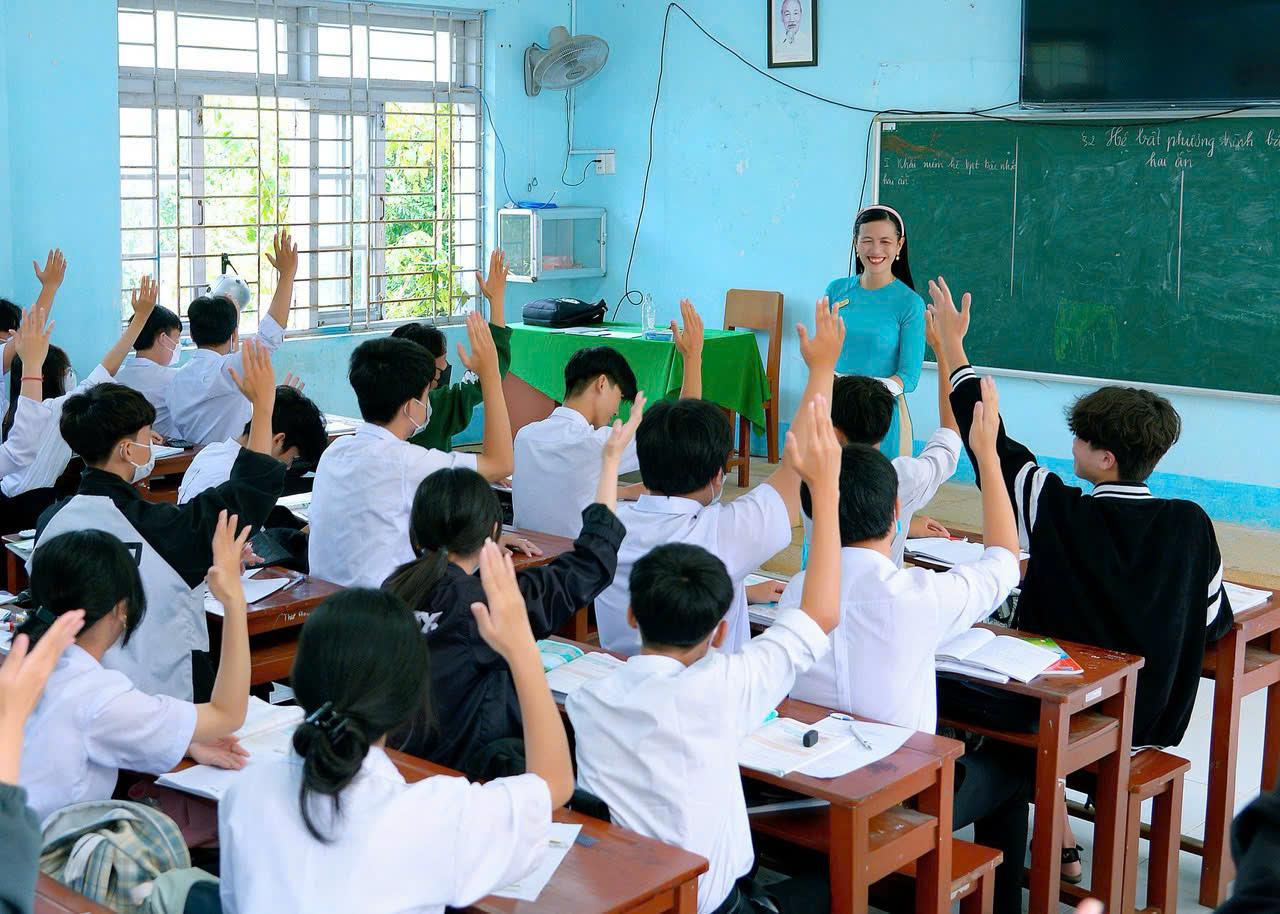 B&agrave;i dự thi cuộc thi viết "Người thầy k&iacute;nh y&ecirc;u": G&oacute;p y&ecirc;u thương, vượt l&ecirc;n nghịch cảnh- Ảnh 1.