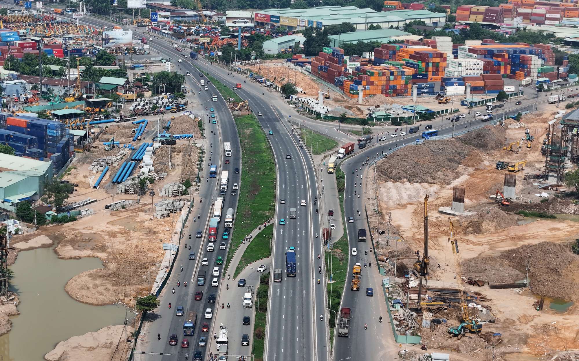 Cú hích cho địa ốc khi 4 hạ tầng trọng điểm "về đích" năm 2025