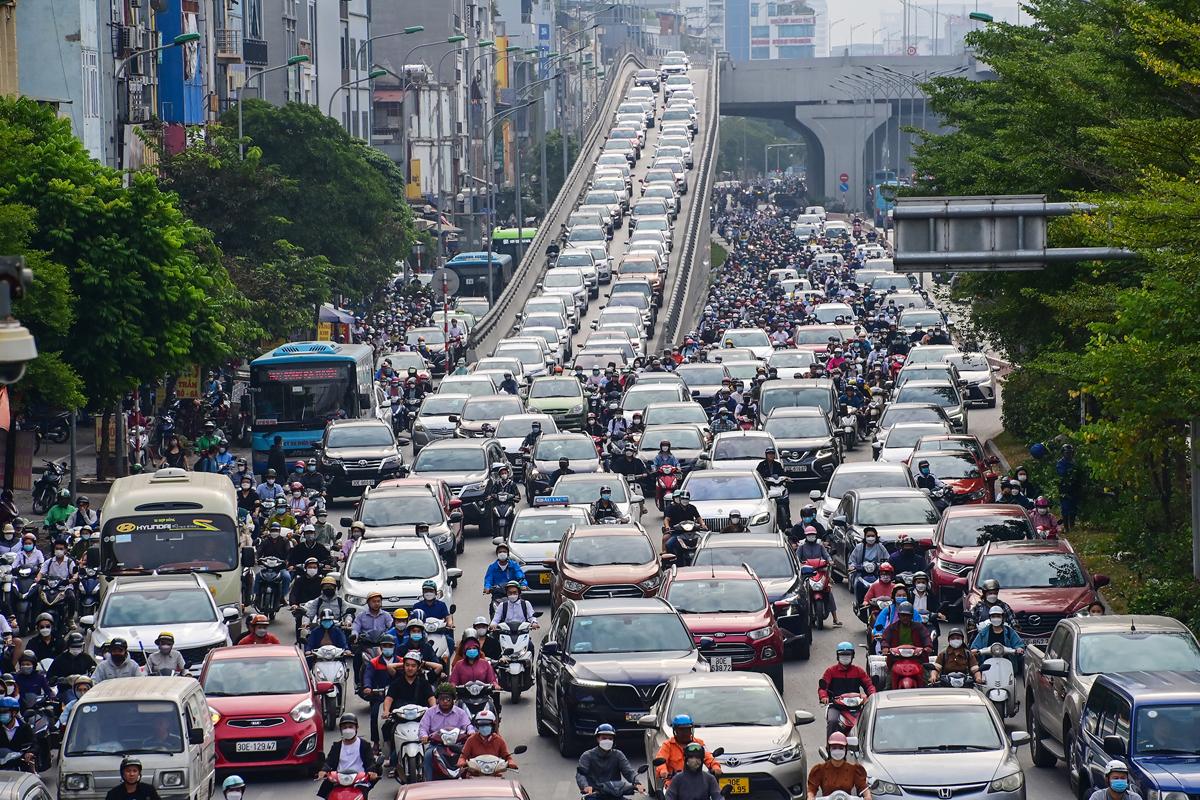 Bộ C&ocirc;ng an đề xuất bỏ quy định kh&ocirc;ng l&aacute;i xe qu&aacute; 48 giờ mỗi tuần - Ảnh 1.