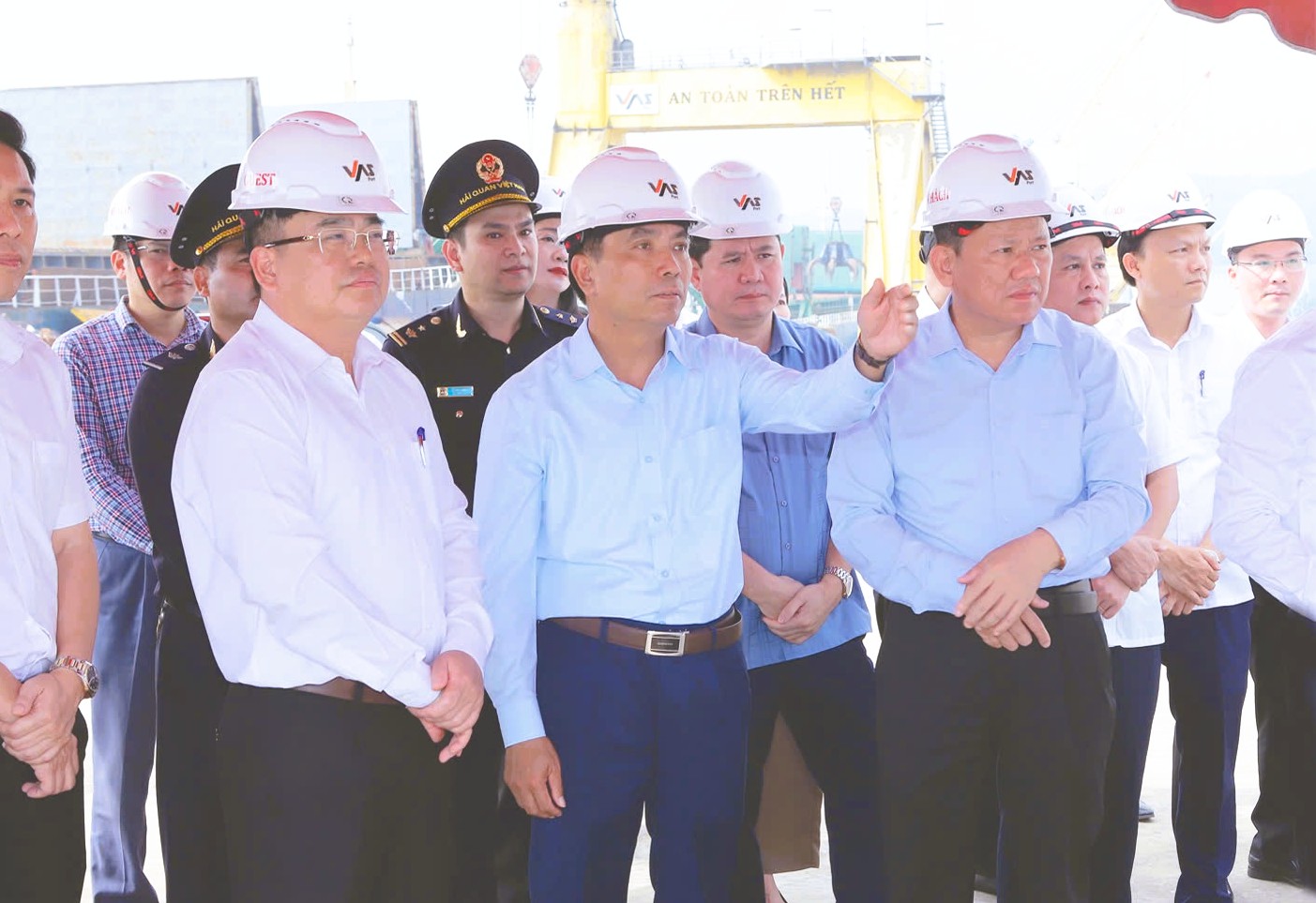 Thanh H&oacute;a l&ecirc;n kế hoạch "trảm" 55 dự &aacute;n chậm tiến độ - Ảnh 1.