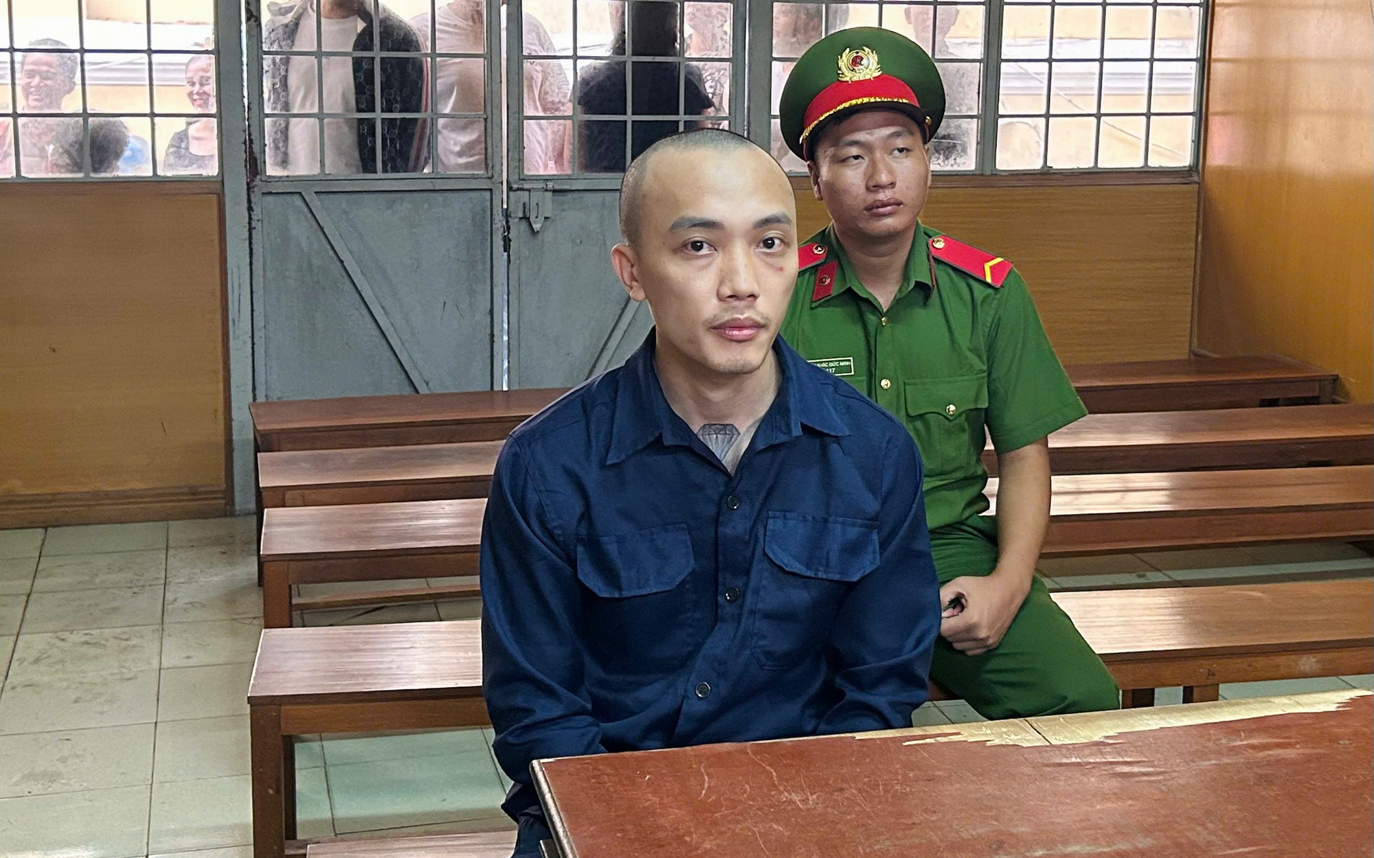 Đến bệnh viện thăm bạn, thanh niên vướng vòng lao lý