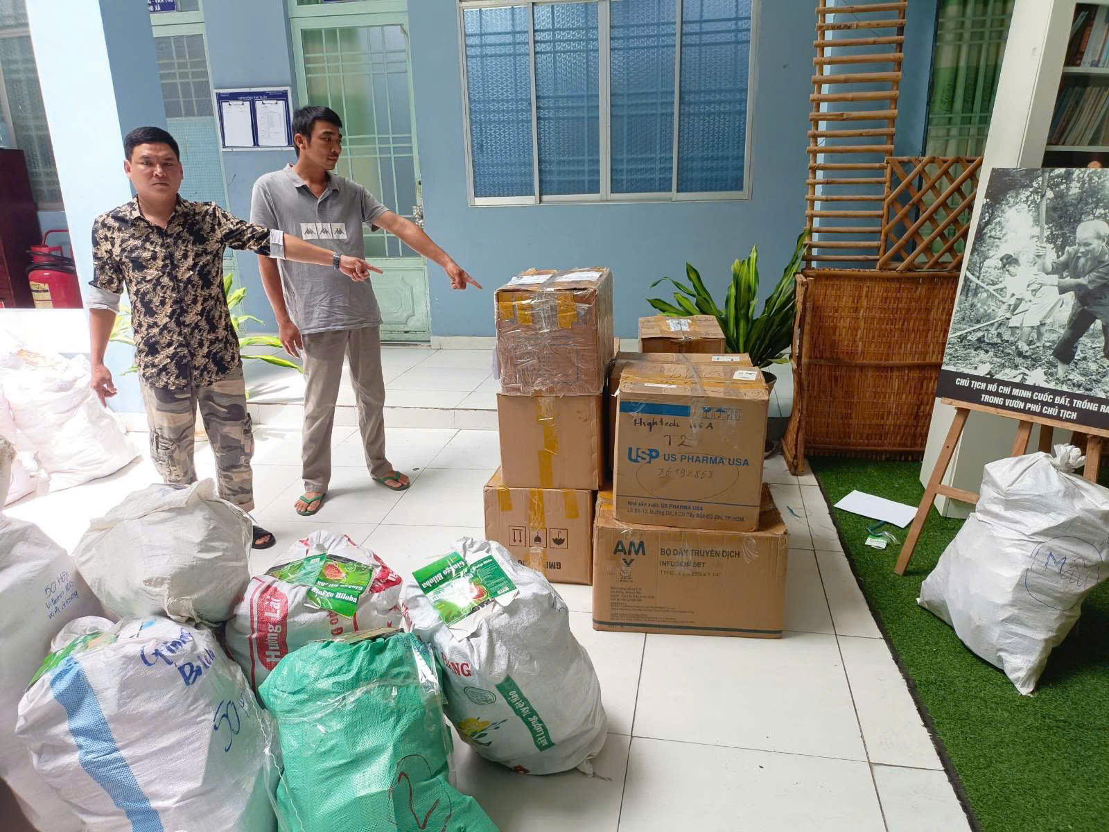 Diễn biến n&oacute;ng vụ ph&aacute;t hiện thực phẩm chức năng ở B&igrave;nh Ch&aacute;nh, TP HCM - Ảnh 1.