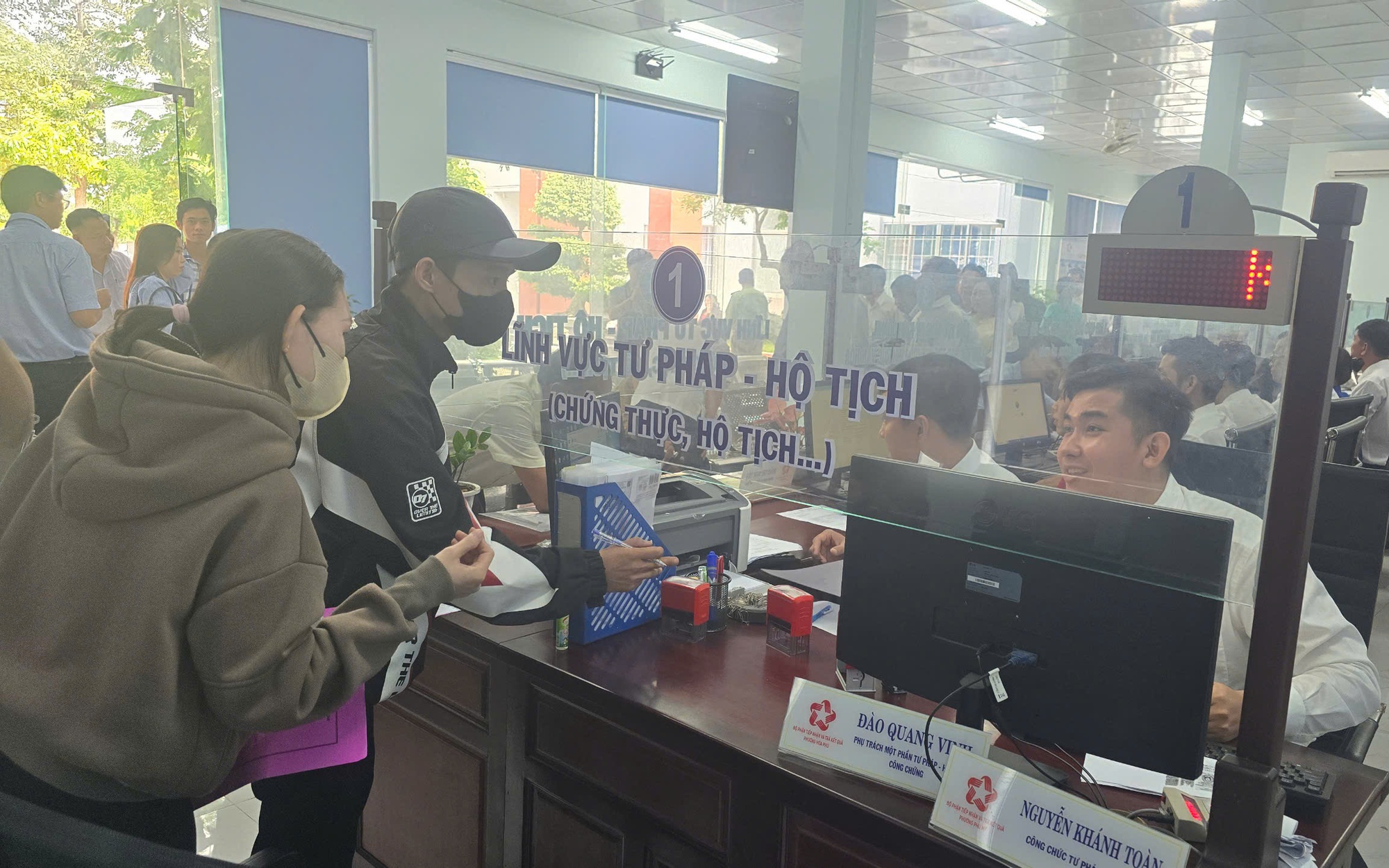 Người dân Bình Dương nộp hồ sơ như thế nào khi các phường mới bắt đầu vận hành?