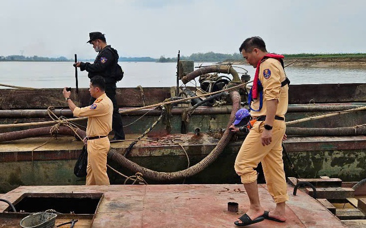 Khởi tố nữ chủ tịch công ty bán hóa đơn khống cho "cát tặc"