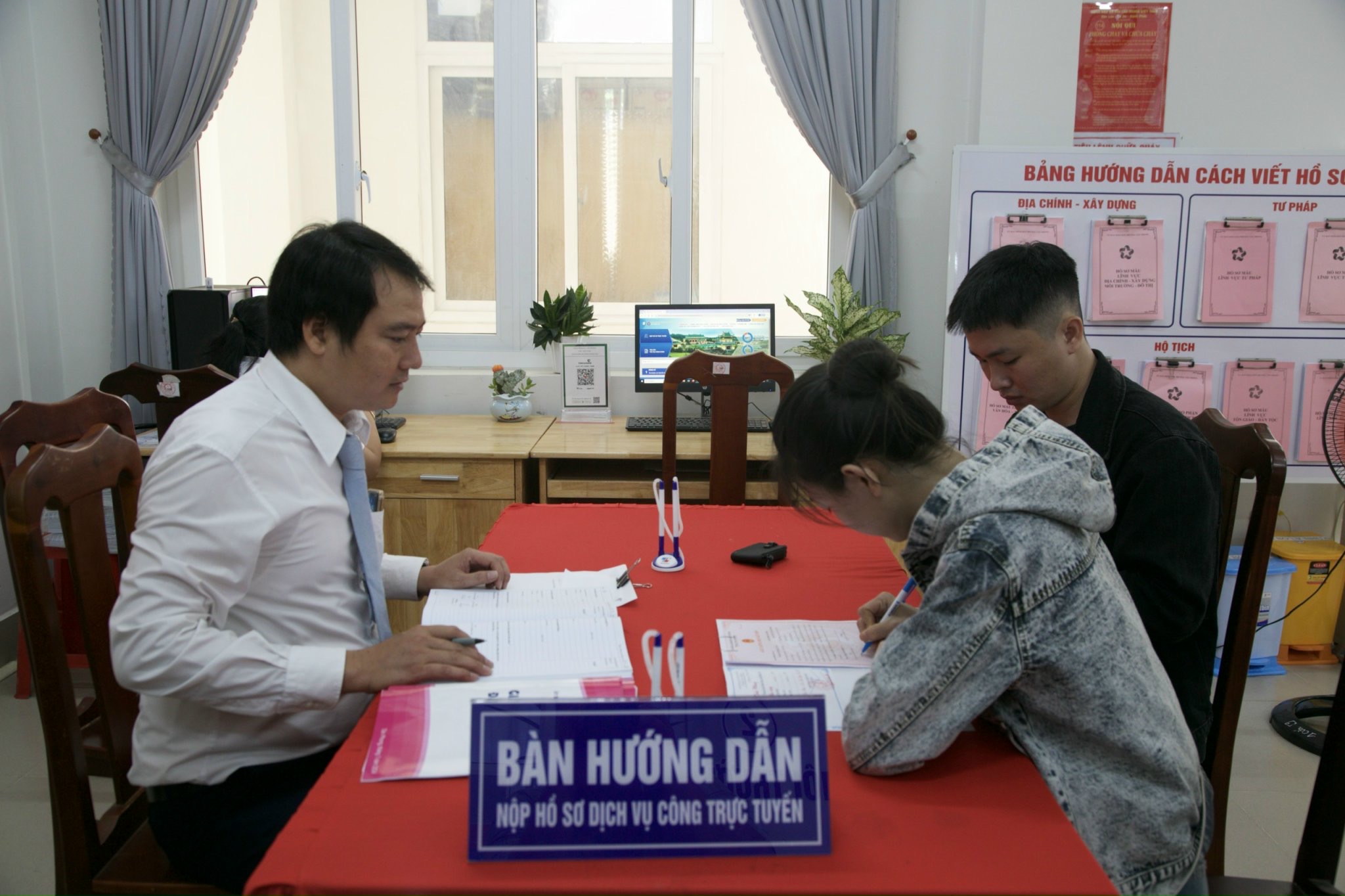 Đồng Nai sắp xếp các trường học, trạm y tế trước khi vận hành chính quyền địa phương 2 cấp- Ảnh 1.