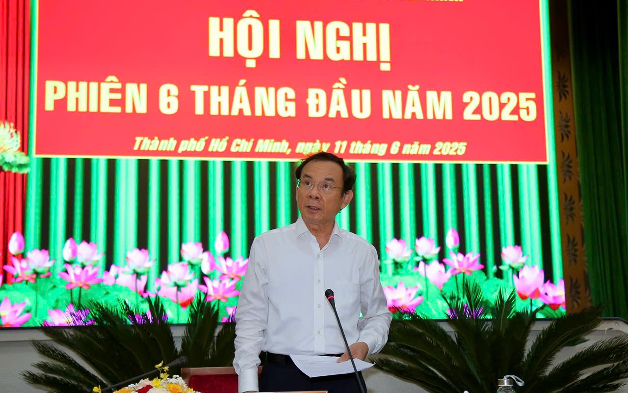 Bí thư Thành ủy TP HCM Nguyễn Văn Nên đánh giá cao ý thức vượt khó của lực lượng vũ trang thành phố