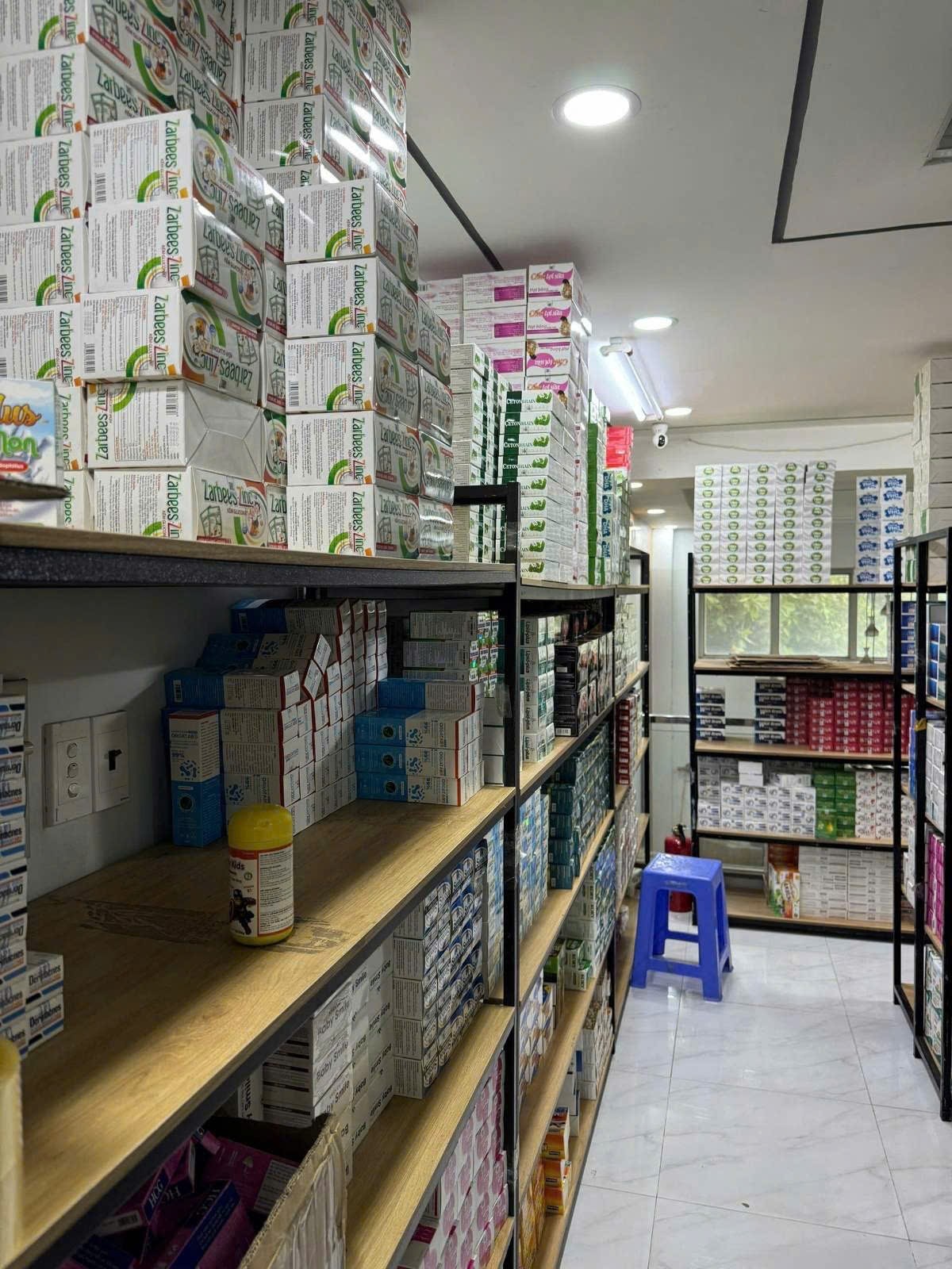 Hoạt động b&iacute; hiểm của c&ocirc;ng ty đứng sau vụ đổ thực phẩm chức năng ở B&igrave;nh Ch&aacute;nh - Ảnh 1.