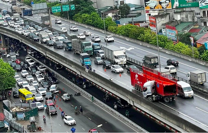 Hà Nội dự kiến thu phí đại lộ Thăng Long và vành đai 3 trên cao- Ảnh 1.