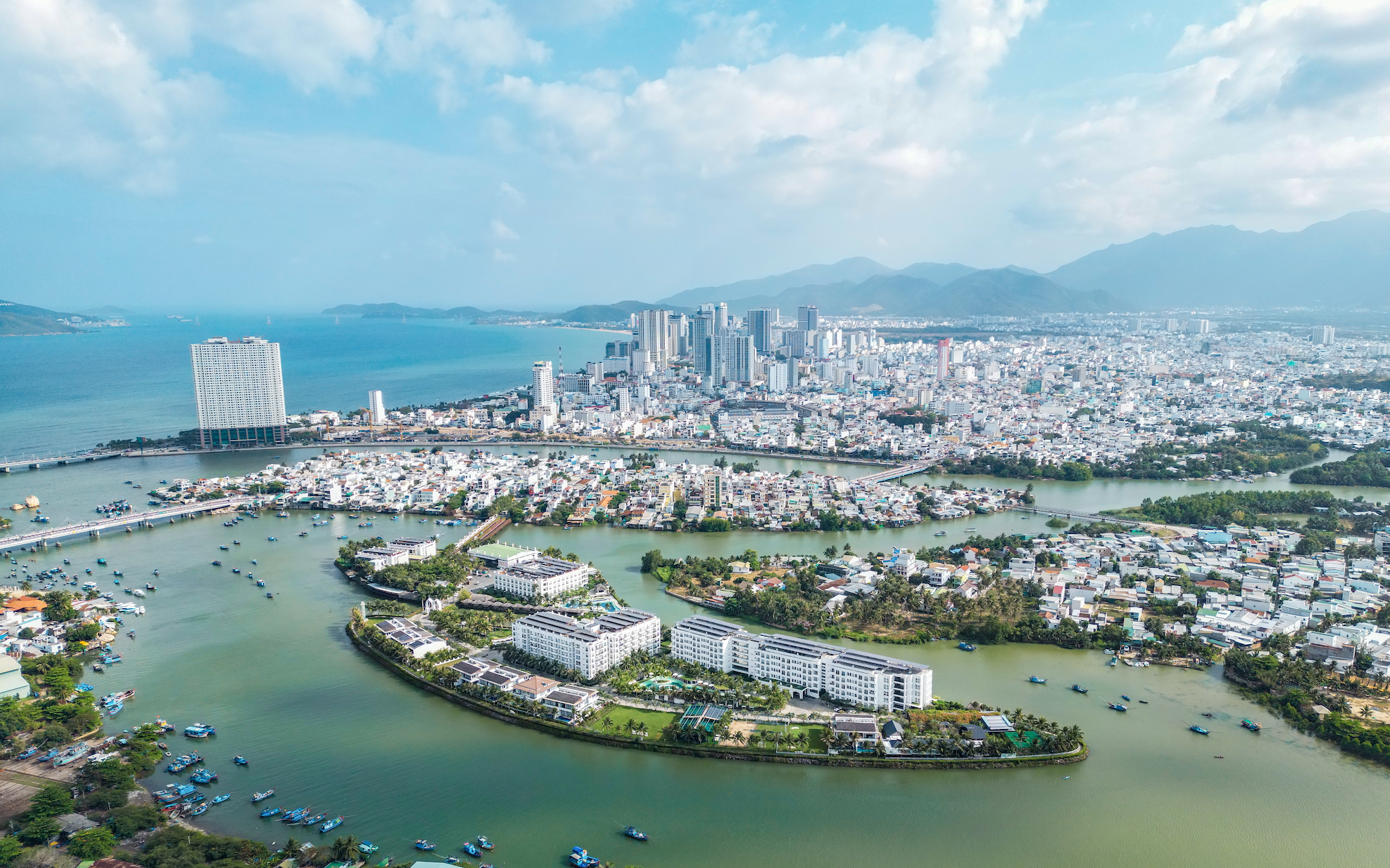 Du lịch Khánh Hòa - "cực tăng trưởng" thúc đẩy kinh tế 2 con số - Ảnh 1.