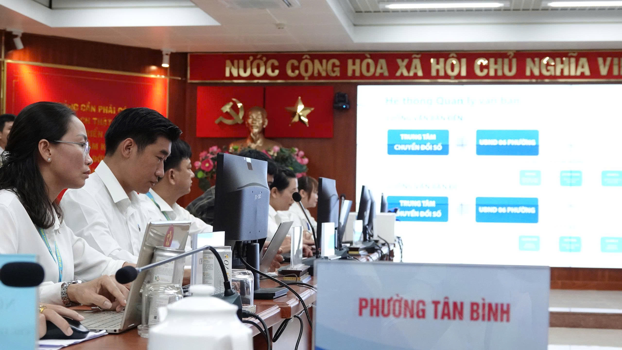 Sáng nay, TP HCM vận hành thử nghiệm mô hình mới cho 102 phường, xã- Ảnh 1.