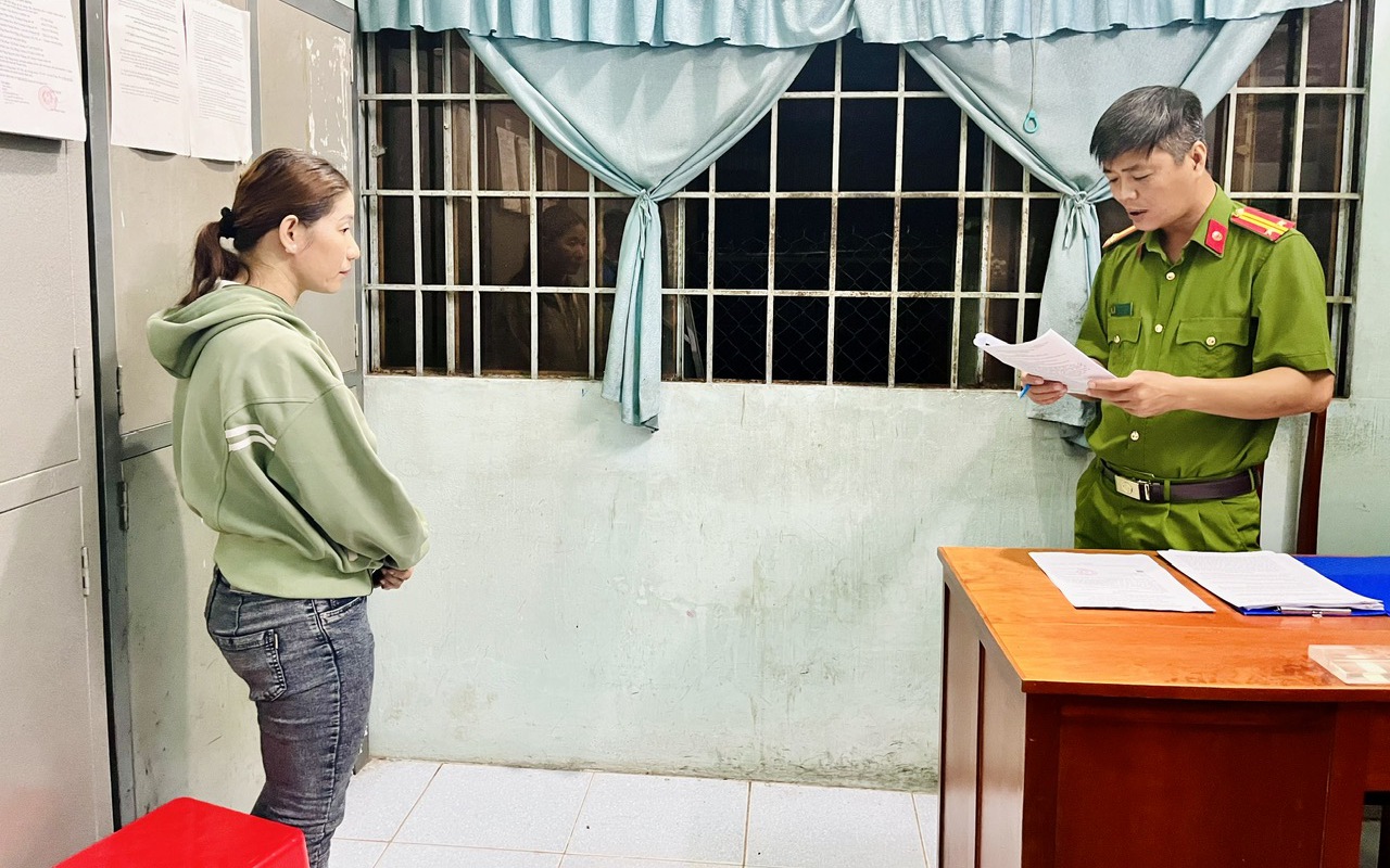 Chỉ vì chuyện chó tiểu trước nhà mà 1 người tử vong