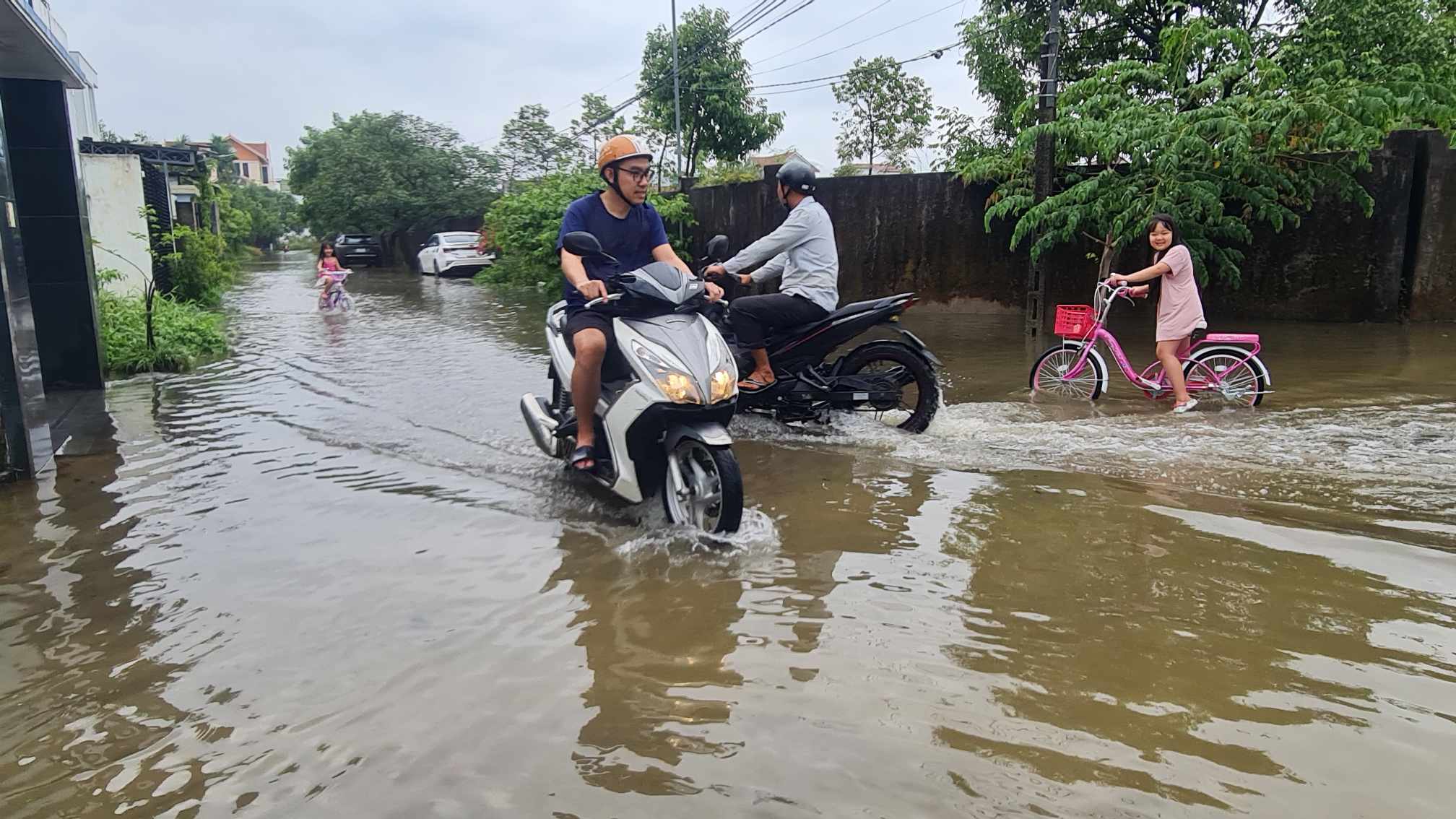 Hình ảnh đường phố Huế "lạ lùng" giữa mùa hè- Ảnh 9.