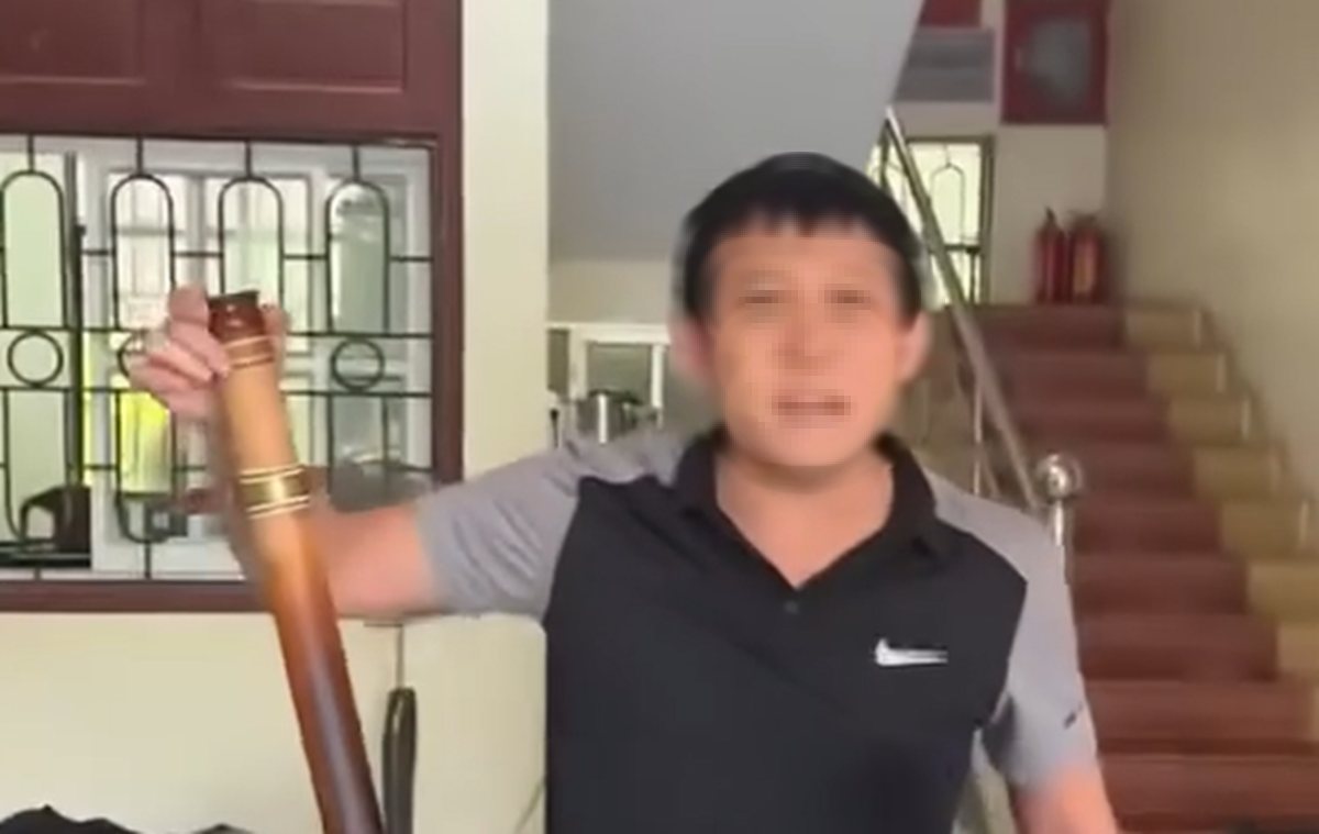 Để cấp dưới xưng "m&agrave;y, tao", l&atilde;nh đạo phải tới nh&agrave; xin lỗi d&acirc;n- Ảnh 1.