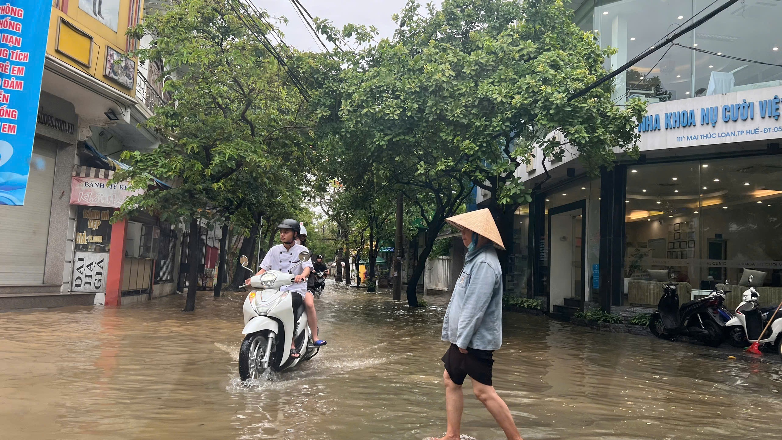 Hình ảnh đường phố Huế "lạ lùng" giữa mùa hè- Ảnh 8.