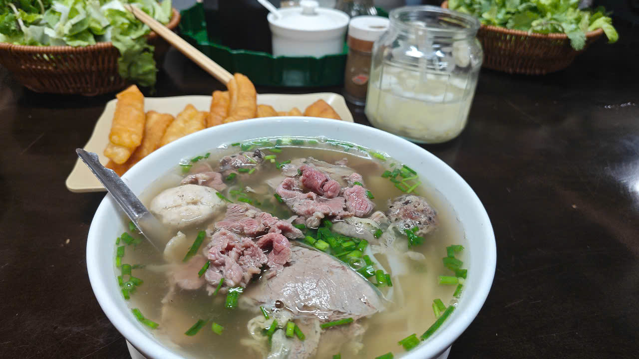 Ổ b&aacute;nh m&igrave;, t&ocirc; phở rục rịch tăng gi&aacute; 2.000 &ndash; 5.000 đồng - Ảnh 3.