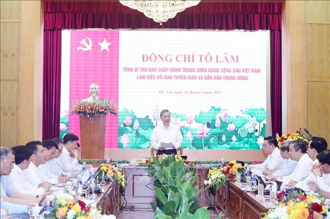 Tổng Bí thư Tô Lâm: Lan tỏa rộng khắp làn sóng yêu nước, yêu dân tộc mạnh mẽ- Ảnh 1.