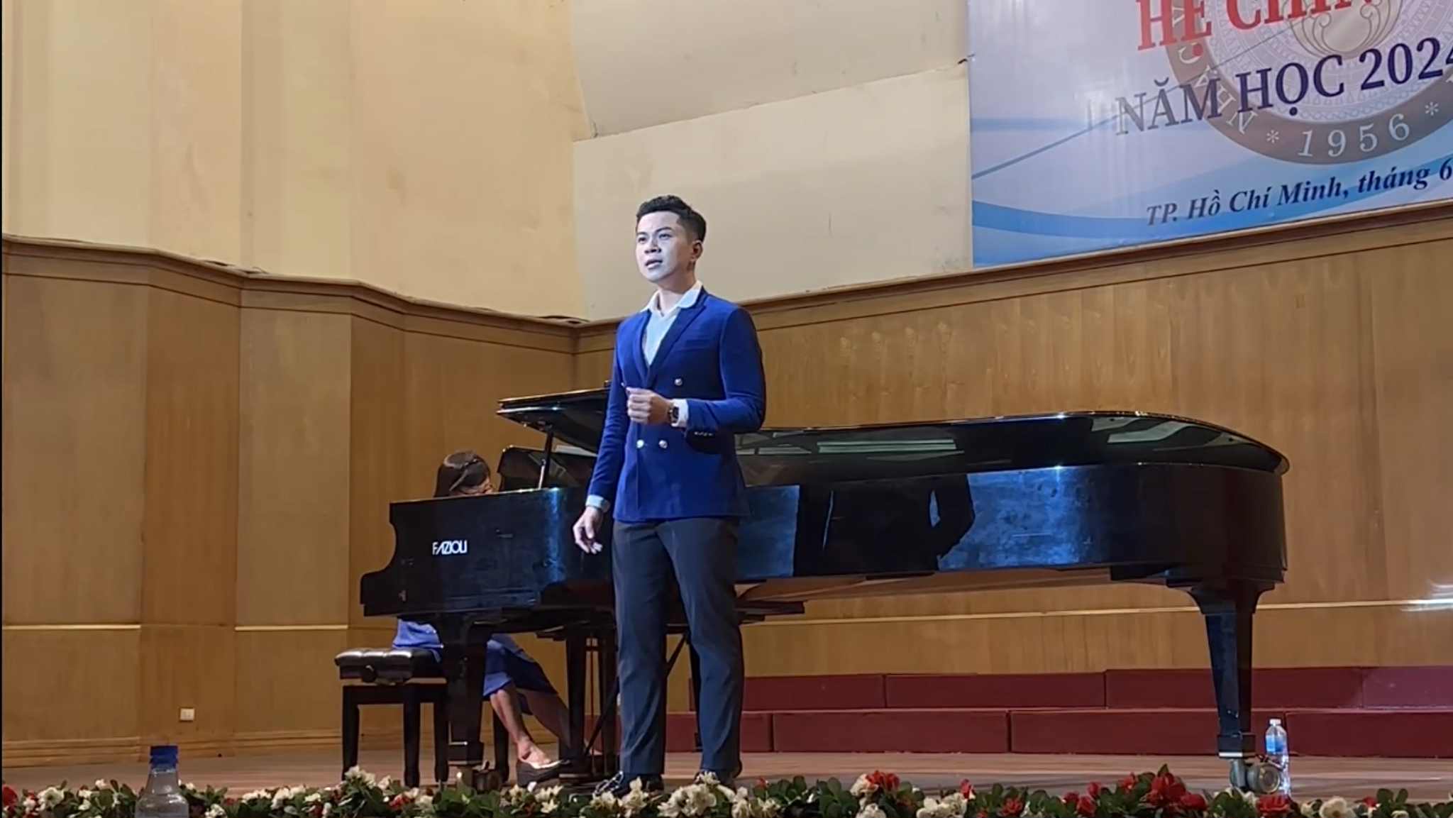 Nguyễn Trực, Thế Hưng &ndash; 2 ca sĩ nh&oacute;m Lạc Việt tốt nghiệp thanh nhạc xuất sắc - Ảnh 3.