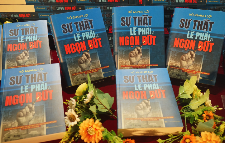 Ra mắt sách "Sự thật, lẽ phải và ngọn bút" của nhà báo Hồ Quang Lợi- Ảnh 3.