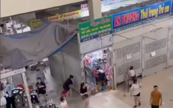 CLIP: Tiểu thương đóng quầy khi nghe tin lực lượng chức năng đến kiểm tra hàng giả