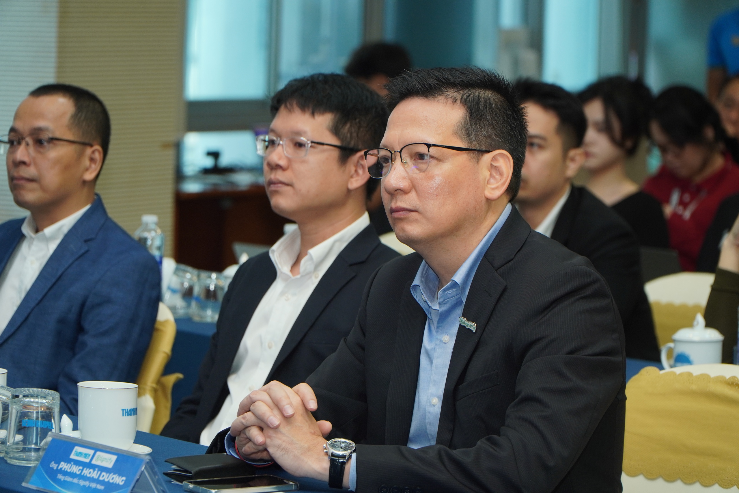 B&aacute;o Thanh Ni&ecirc;n k&yacute; kết hợp t&aacute;c với Signify Việt Nam đồng h&agrave;nh chương tr&igrave;nh&ldquo;C&ugrave;ng con đi tiếp cuộc đời"- Ảnh 2.